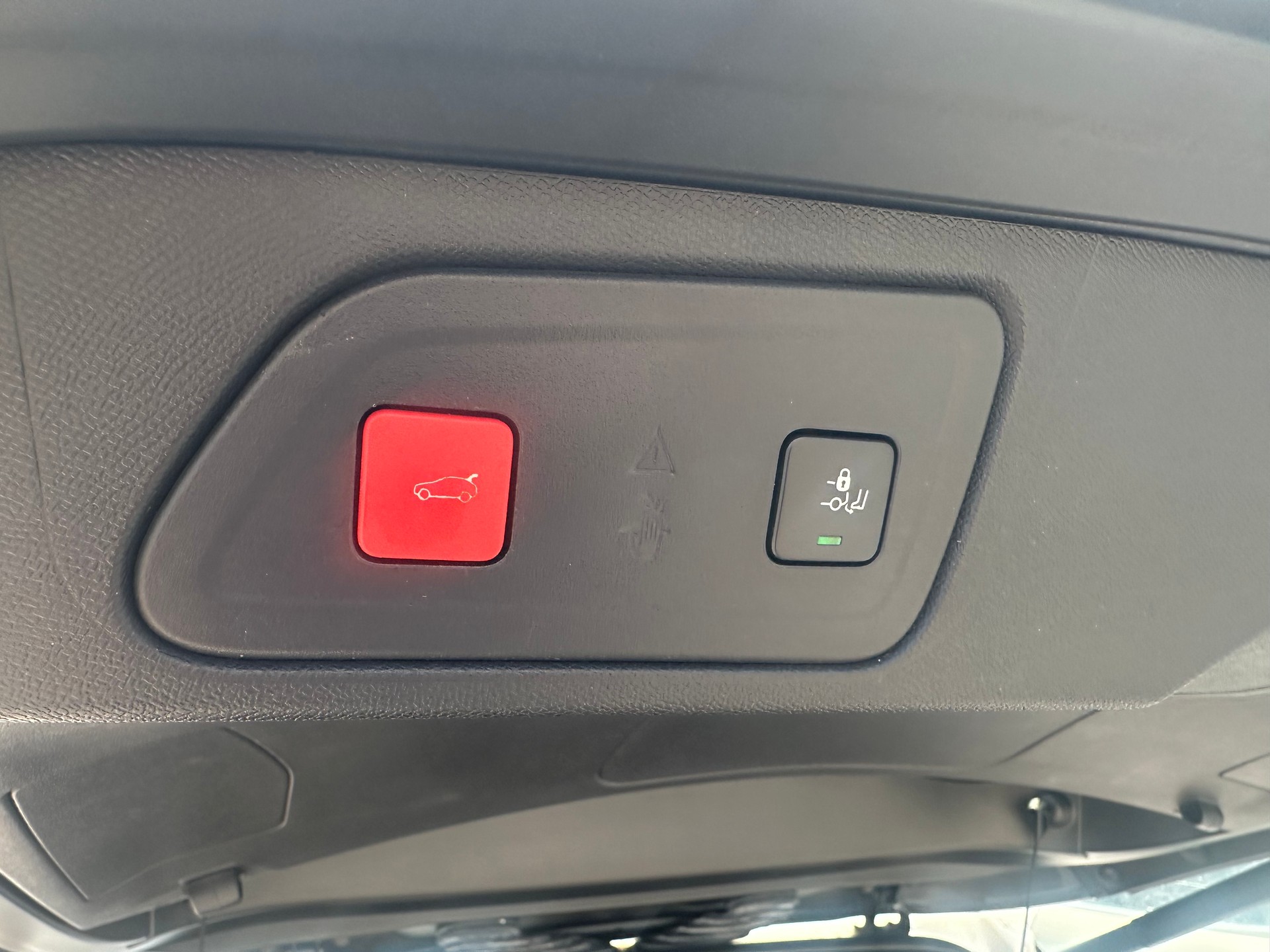 CITROEN C5 Aircross 1.6i PureTech Shine EAT8-image-9