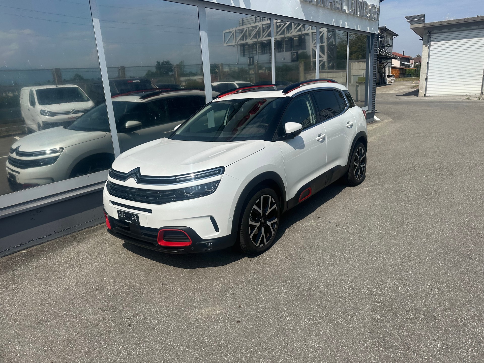CITROEN C5 Aircross 1.6i PureTech Shine EAT8-image-2