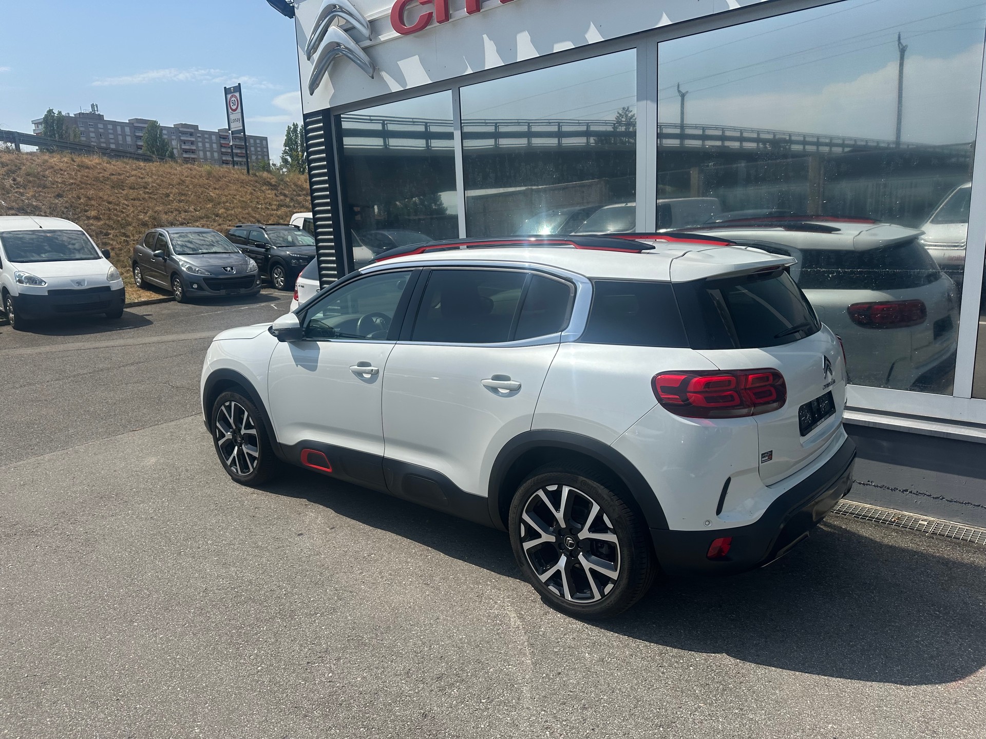 CITROEN C5 Aircross 1.6i PureTech Shine EAT8-image-4