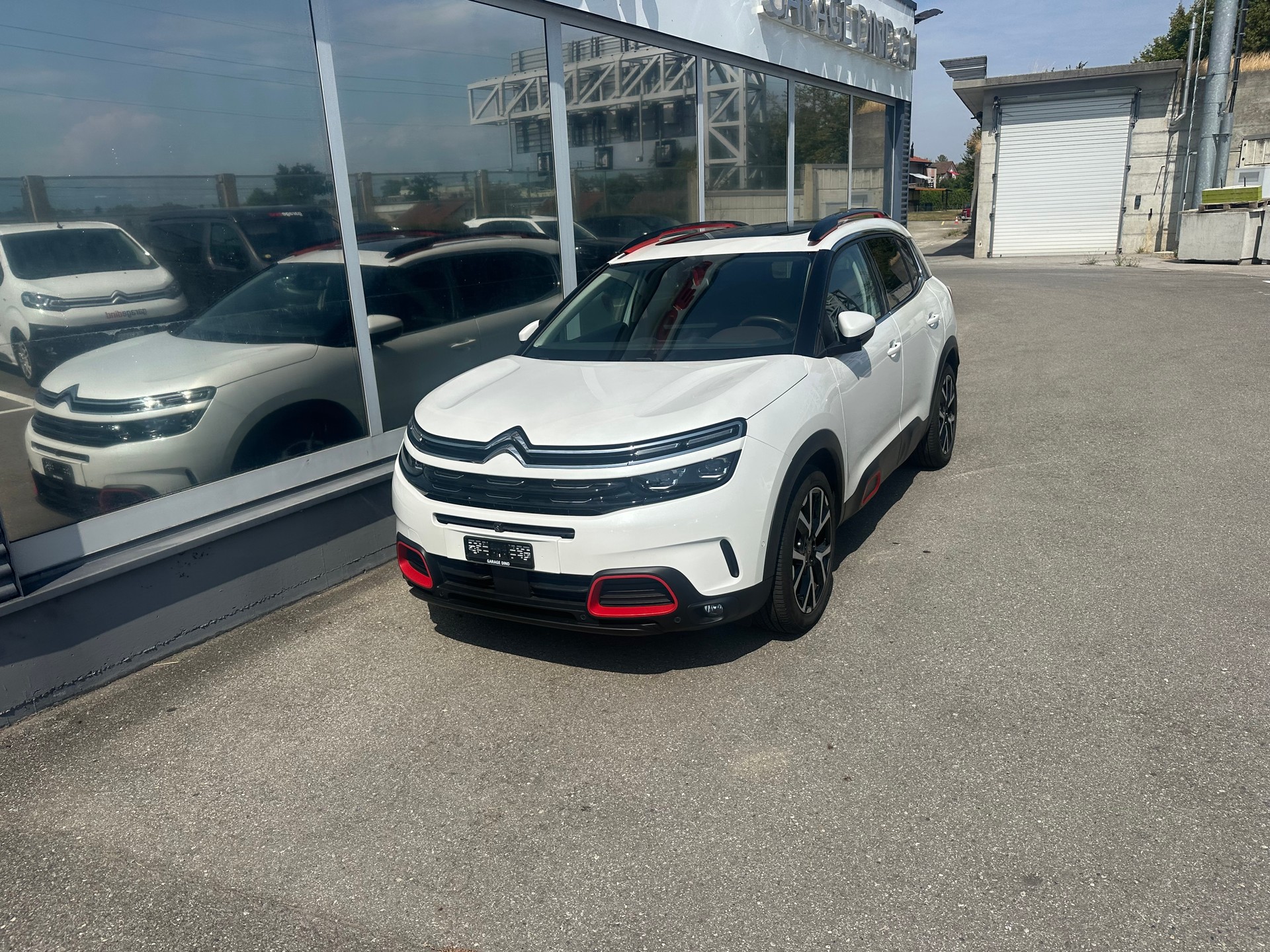 CITROEN C5 Aircross 1.6i PureTech Shine EAT8-image-1