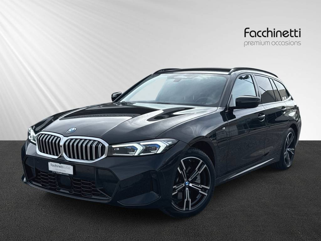 BMW 330e x DriveTouring Steptronic M Sport-image-1