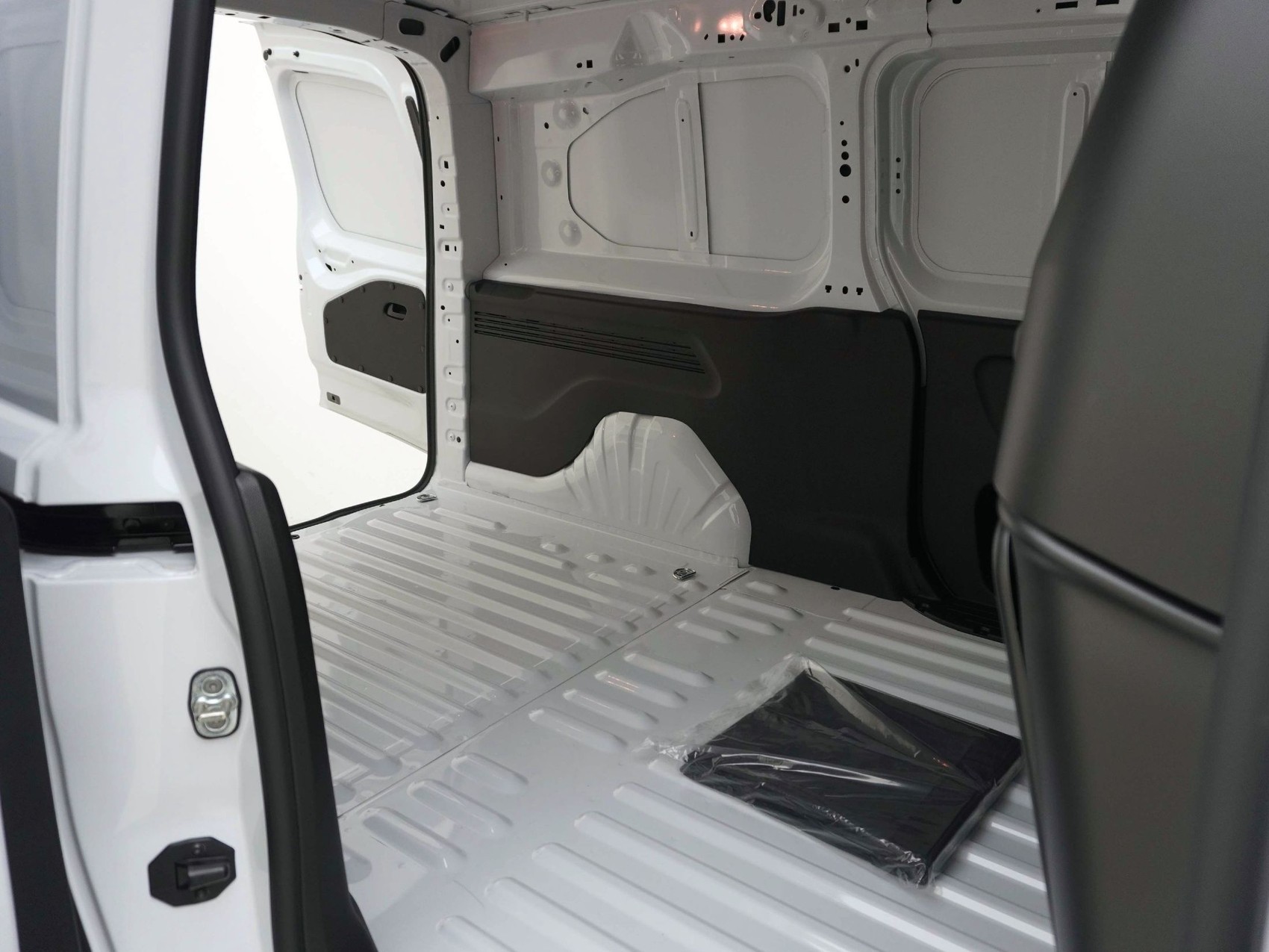 TOYOTA Proace City Van L2 1.5 D Active-image-18