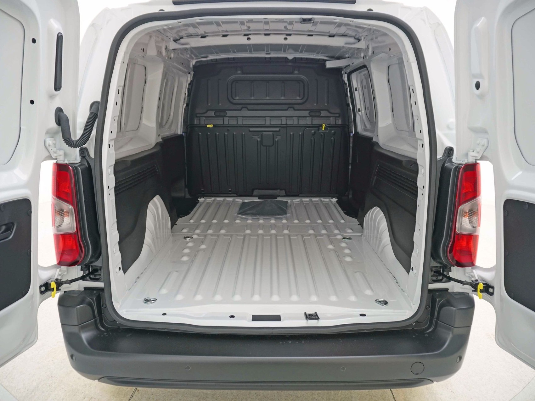 TOYOTA Proace City Van L2 1.5 D Active-image-17