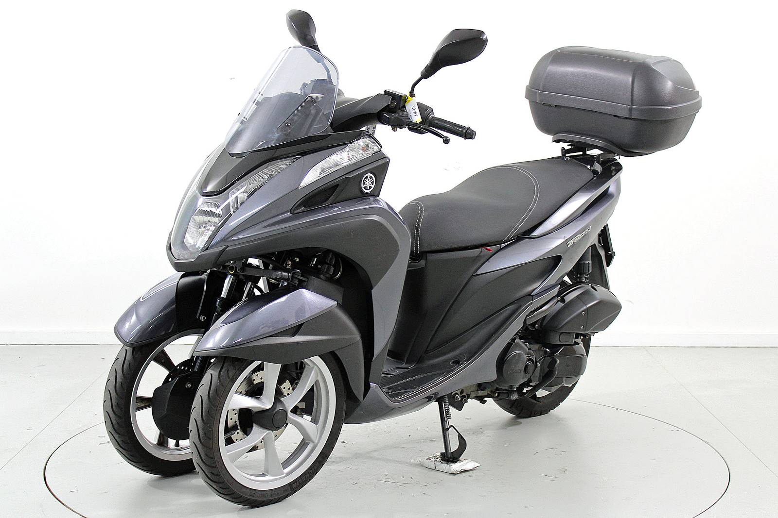 YAMAHA MW 125-showroom-element-2