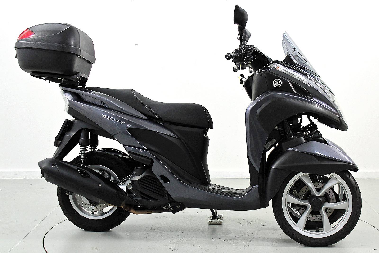 YAMAHA MW 125-showroom-element-3