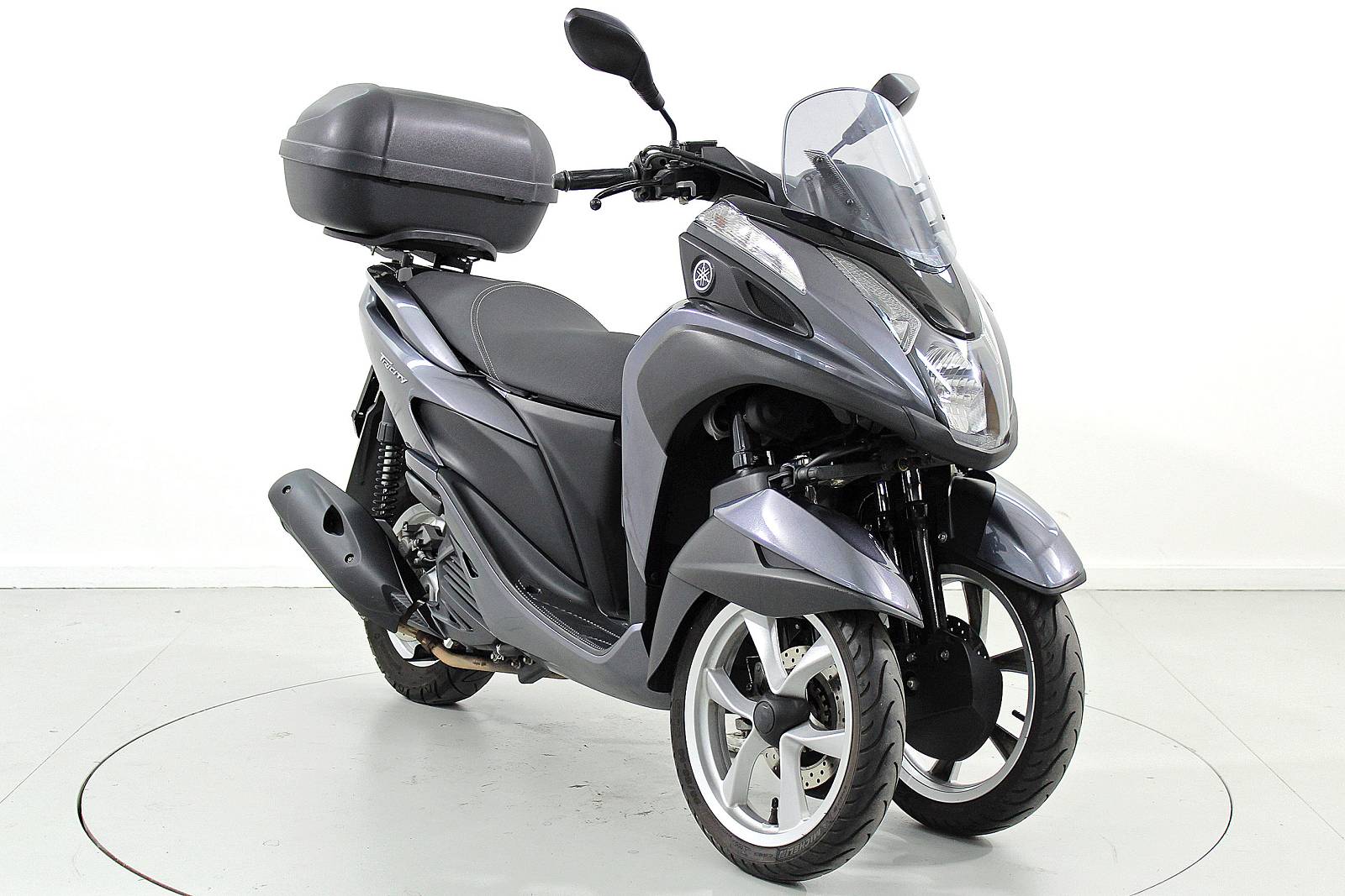 YAMAHA MW 125-showroom-element-1
