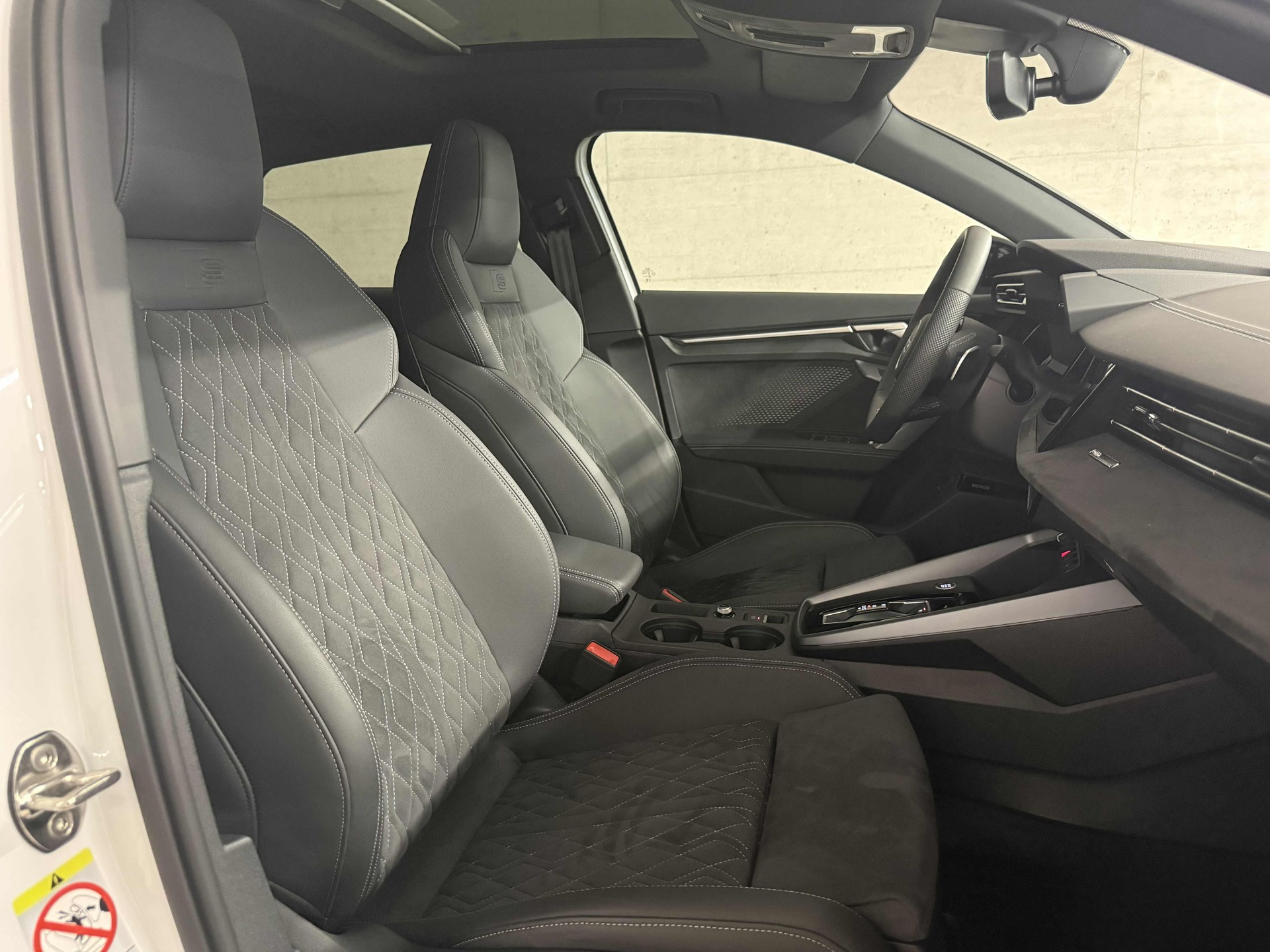 AUDI A3 Sportback 35 TFSI S line Attraction S-tronic-image-11
