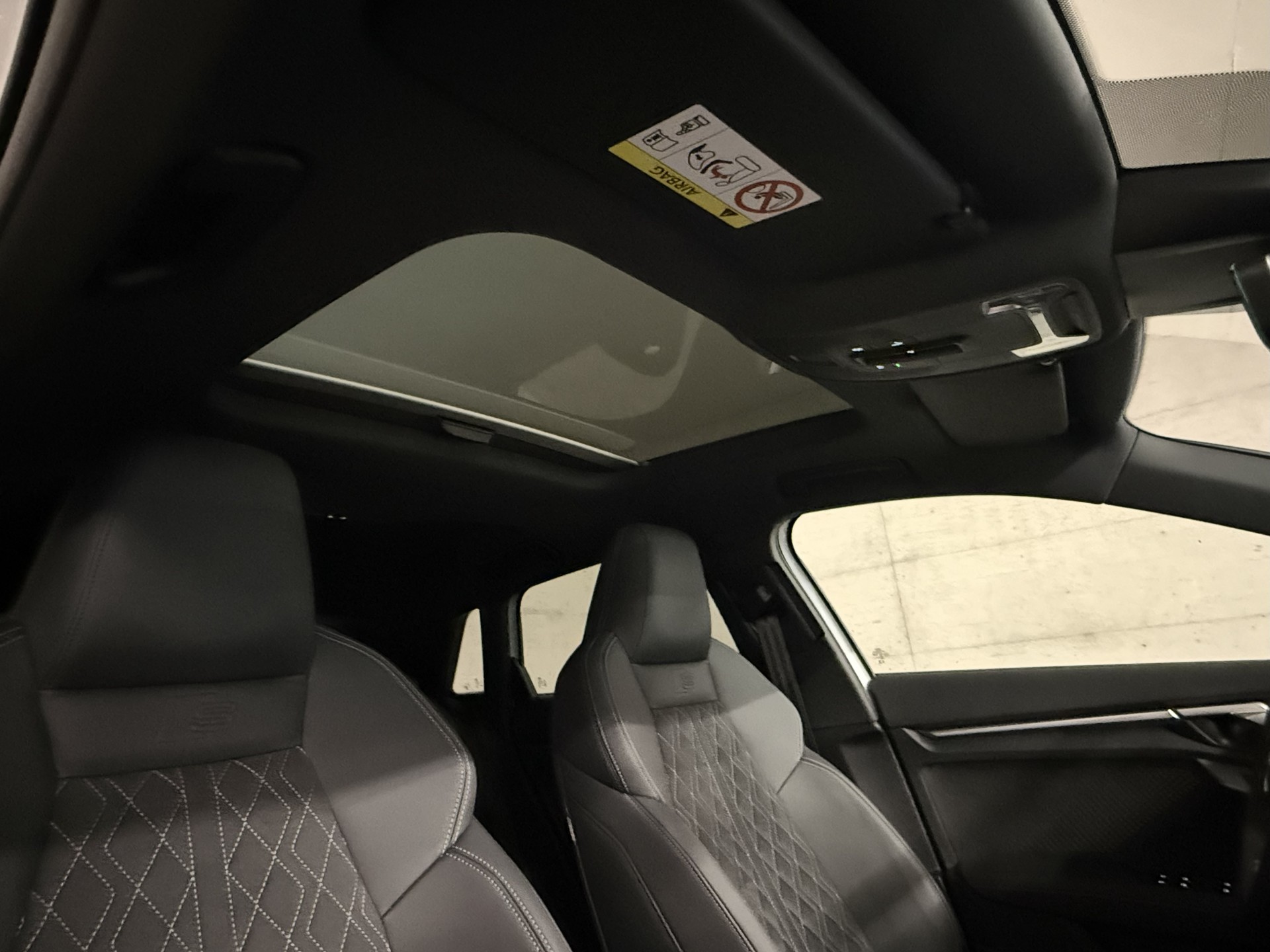 AUDI A3 Sportback 35 TFSI S line Attraction S-tronic-image-14