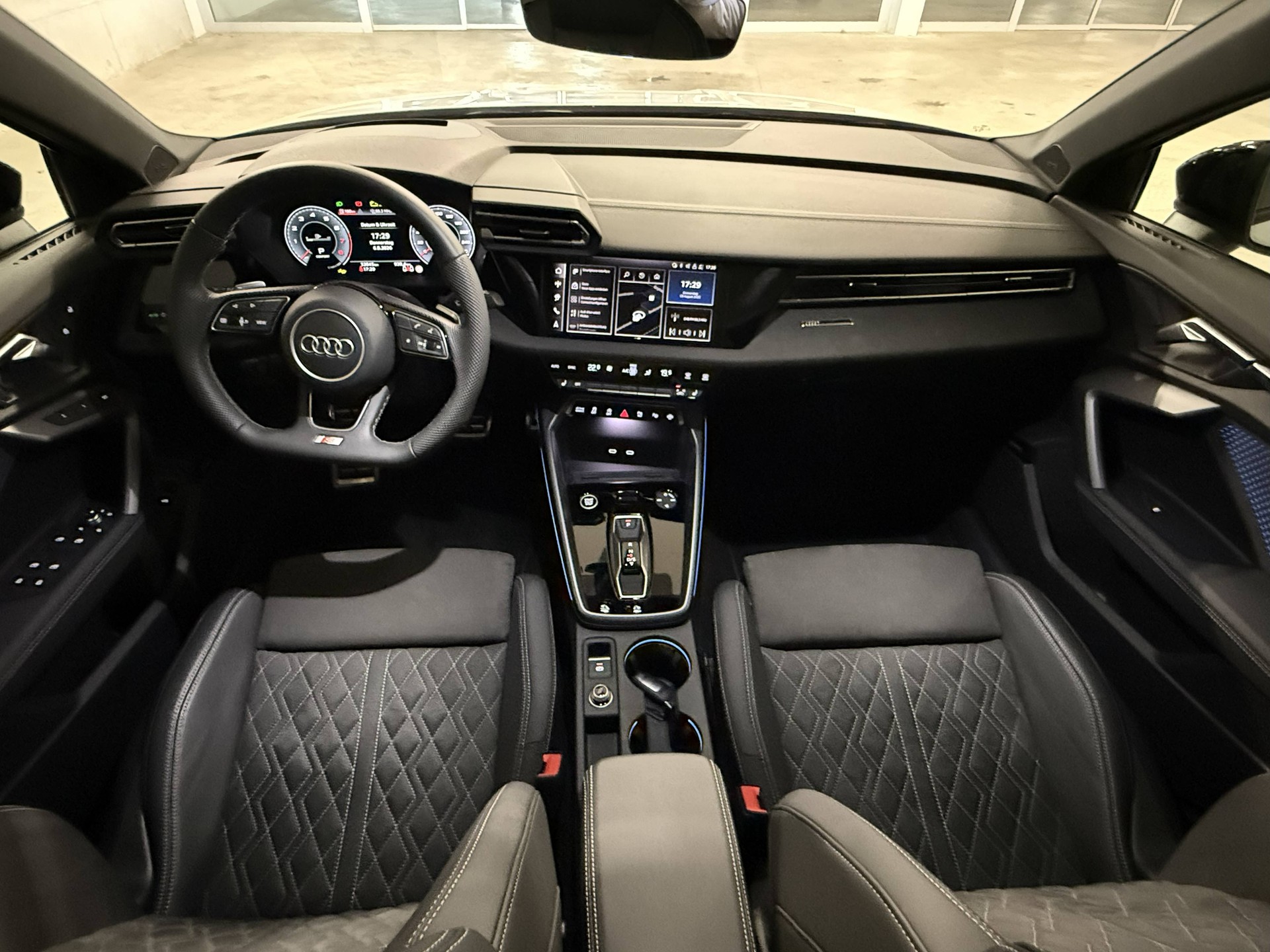 AUDI A3 Sportback 35 TFSI S line Attraction S-tronic-image-9