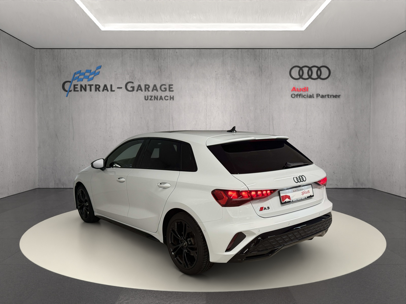 AUDI A3 Sportback 35 TFSI S line Attraction S-tronic-image-2