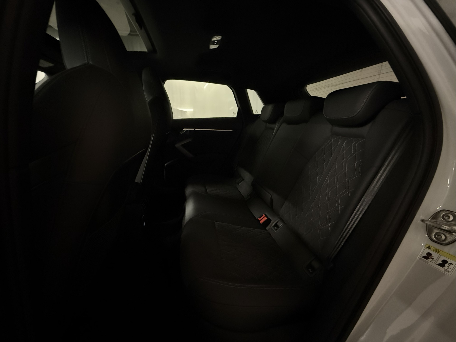 AUDI A3 Sportback 35 TFSI S line Attraction S-tronic-image-10