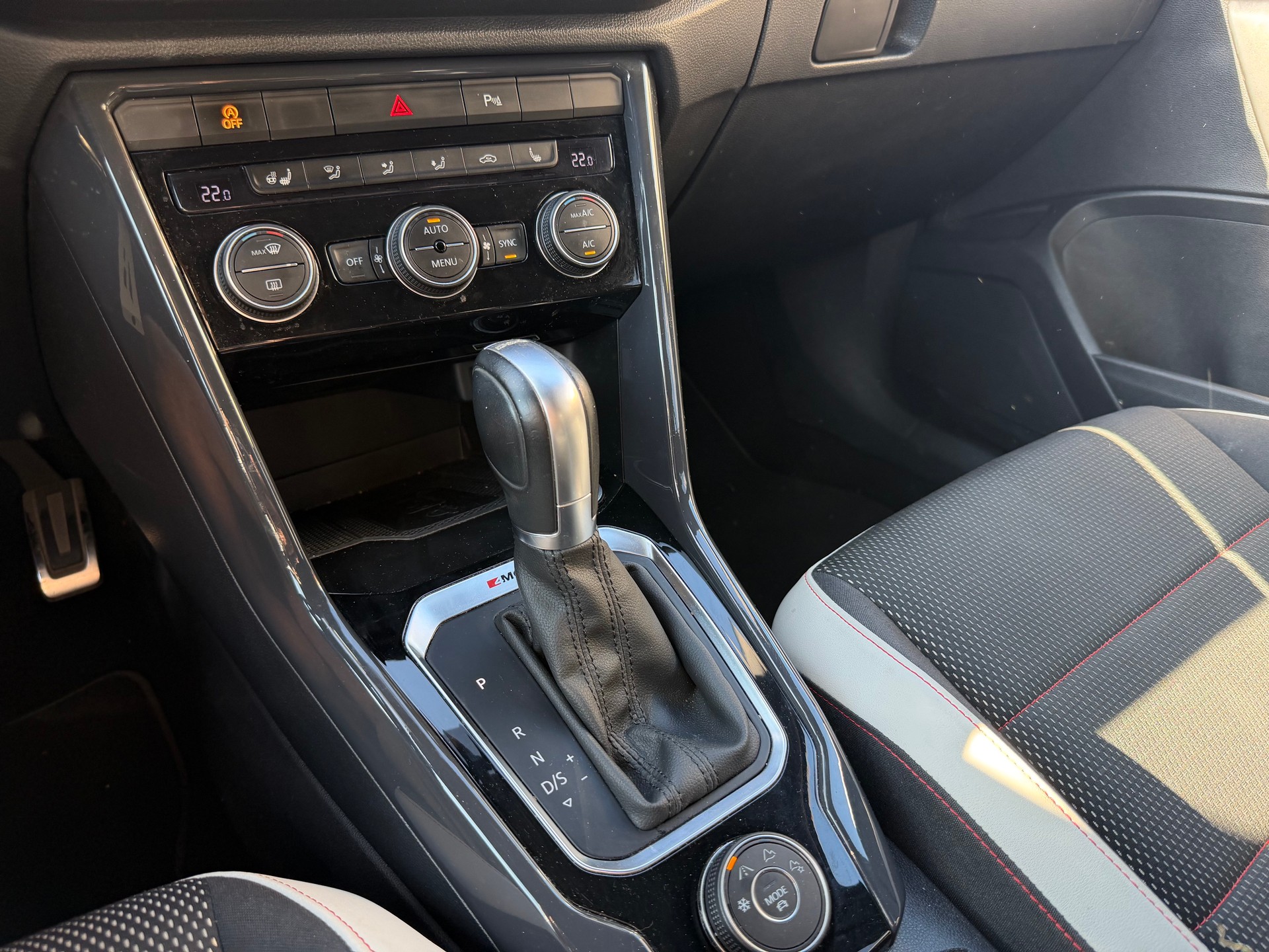VW T-Roc 2.0 TDI Sport 4M-image-11