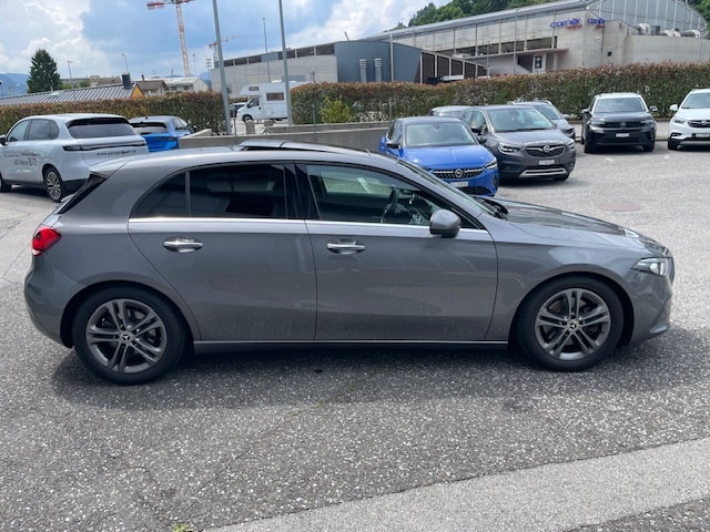 MERCEDES-BENZ A 220 Style 7G-DCT 4Matic-image-8