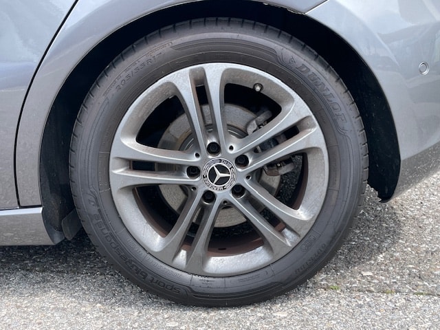MERCEDES-BENZ A 220 Style 7G-DCT 4Matic-image-9