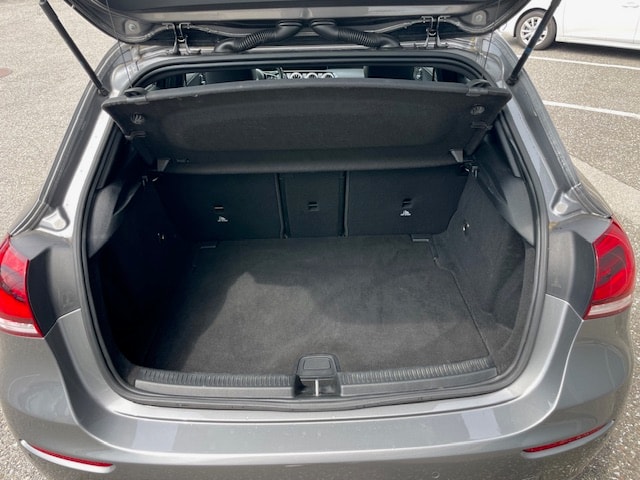 MERCEDES-BENZ A 220 Style 7G-DCT 4Matic-image-6