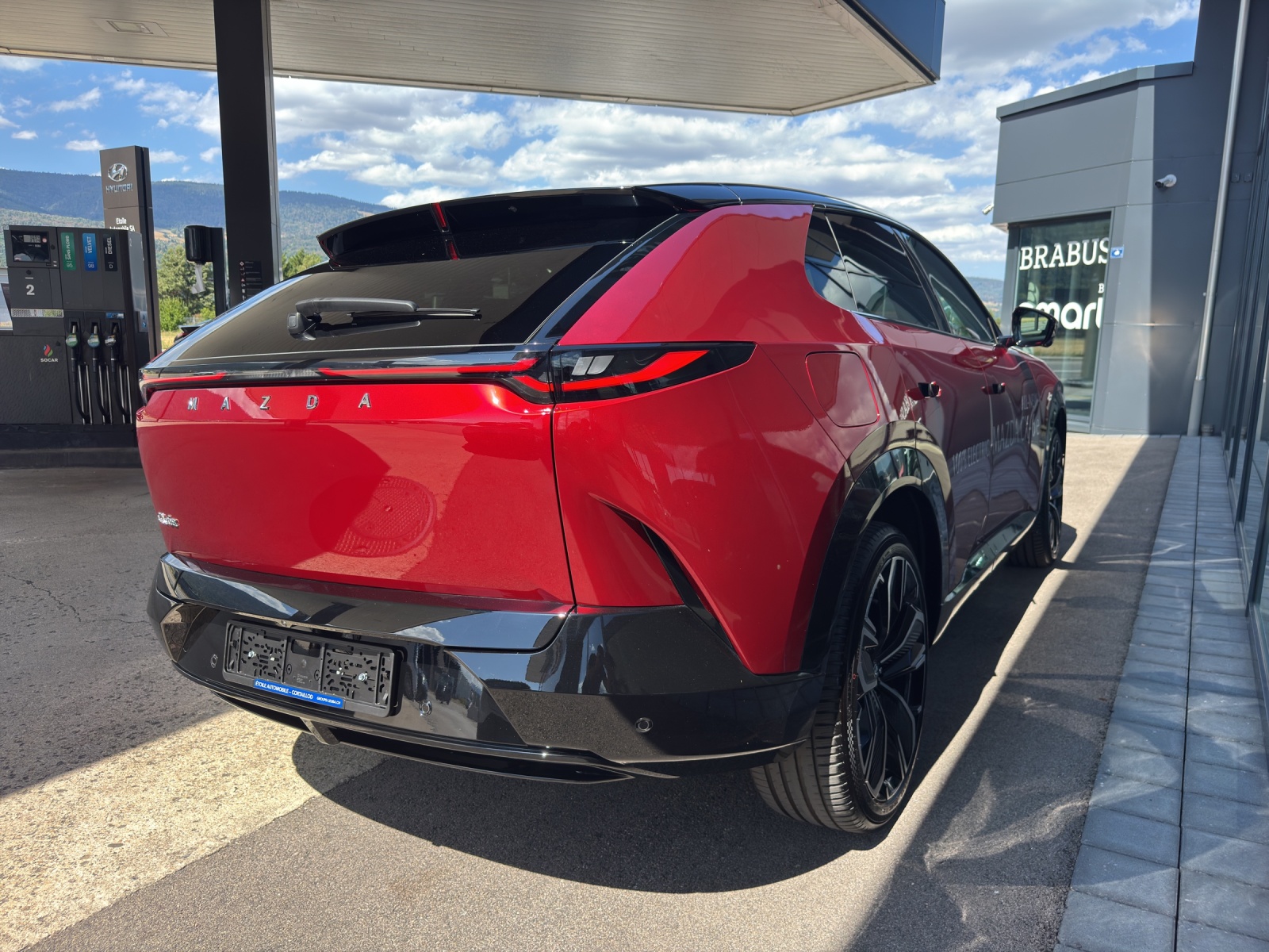 MAZDA CX-6e-image-18