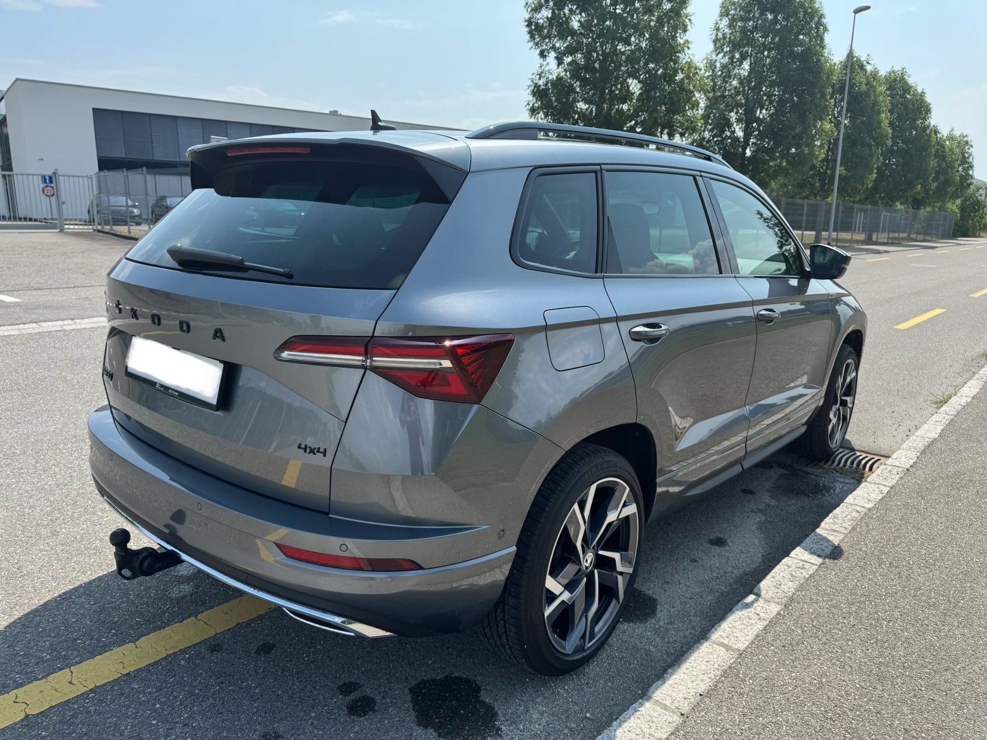 SKODA Karoq 2.0 TSI SportLine 4x4 DSG-image-4