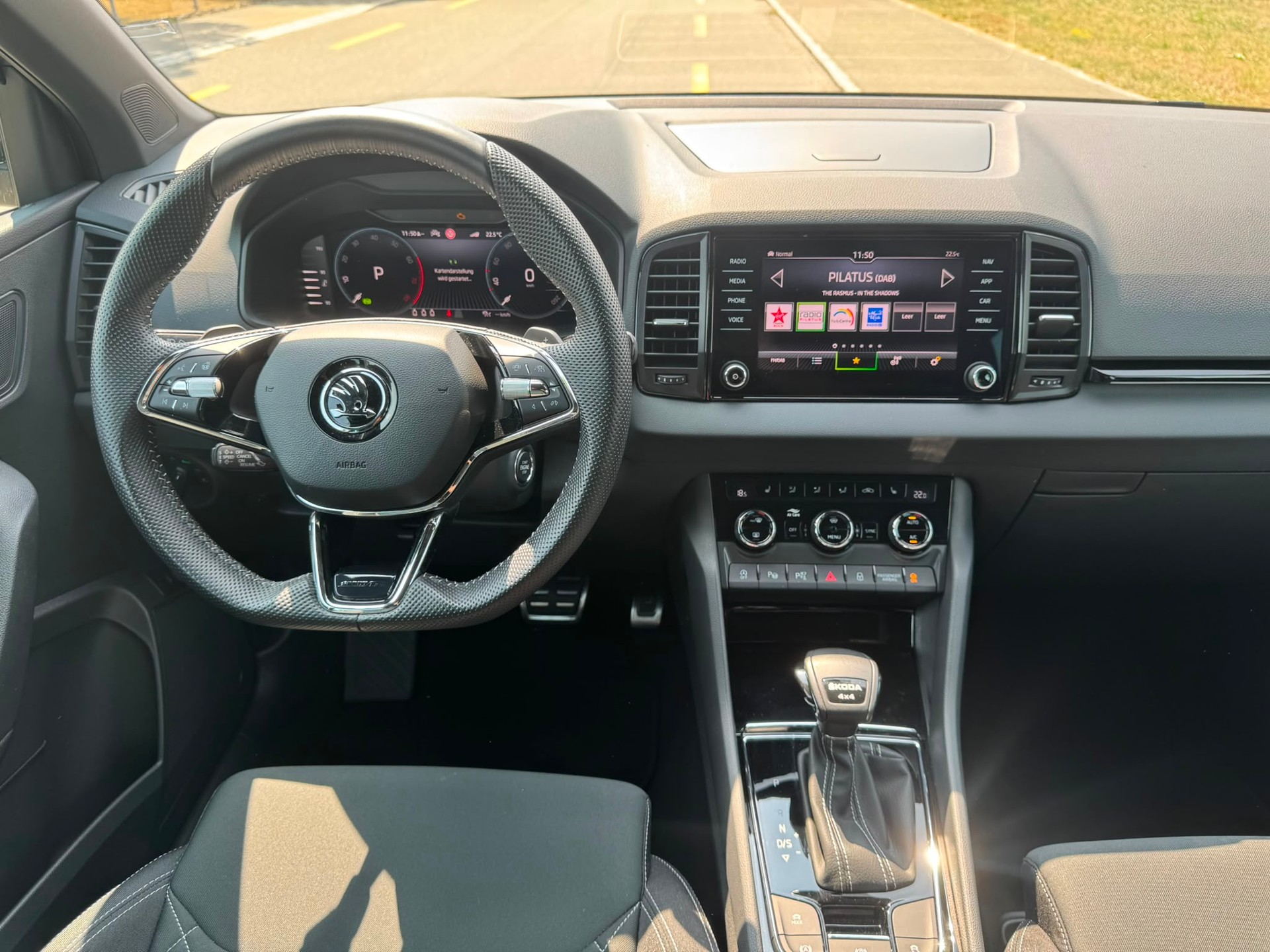 SKODA Karoq 2.0 TSI SportLine 4x4 DSG-image-9