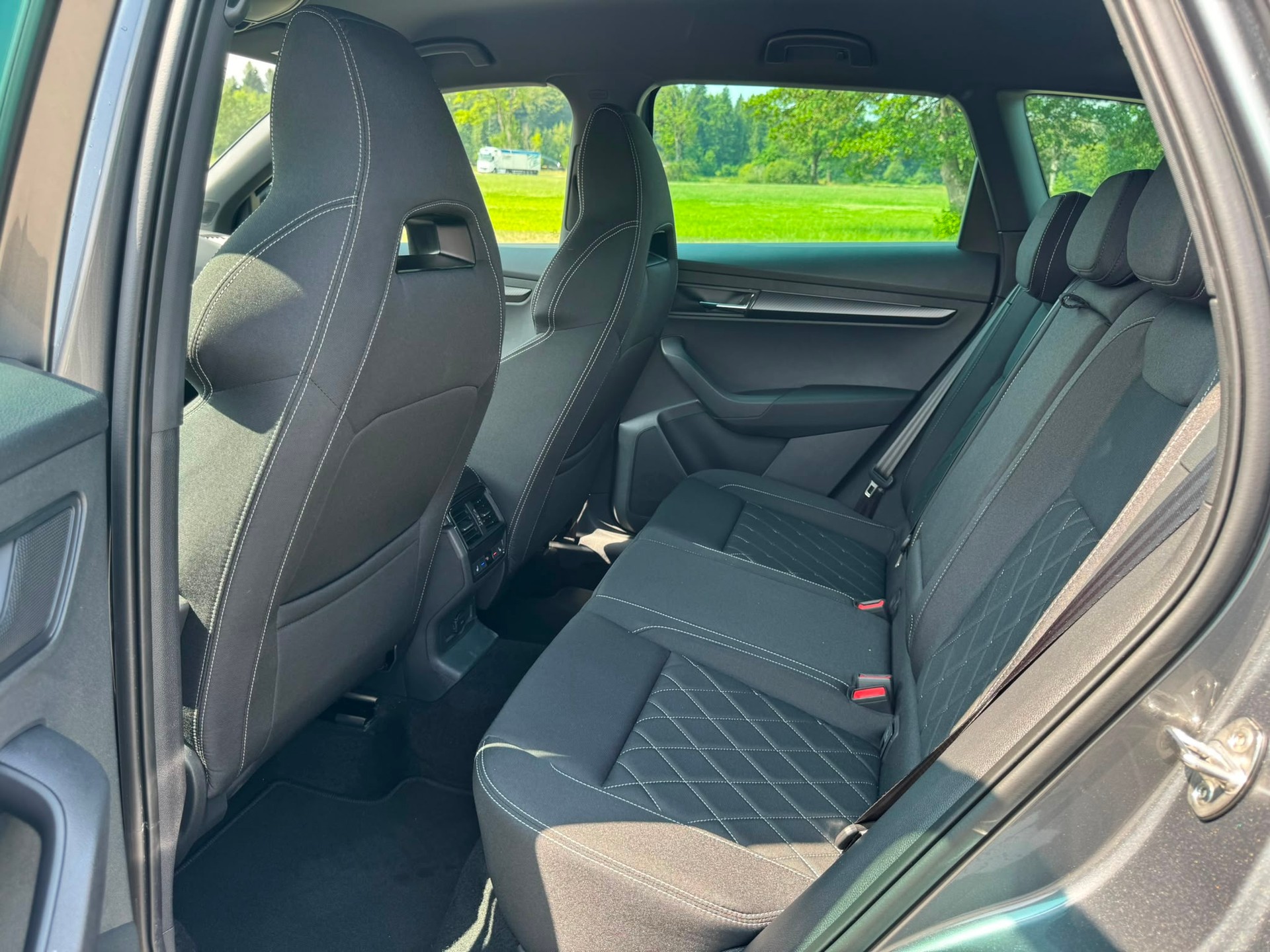 SKODA Karoq 2.0 TSI SportLine 4x4 DSG-image-12