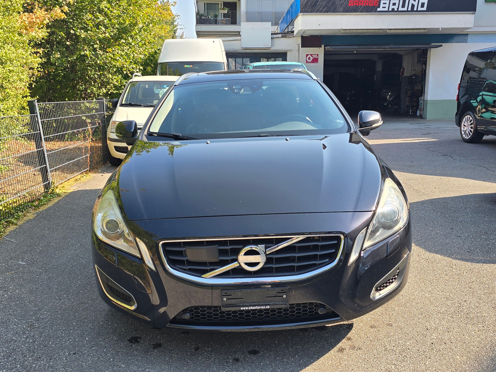 VOLVO V60 D5 AWD Summum Geartronic-image-1
