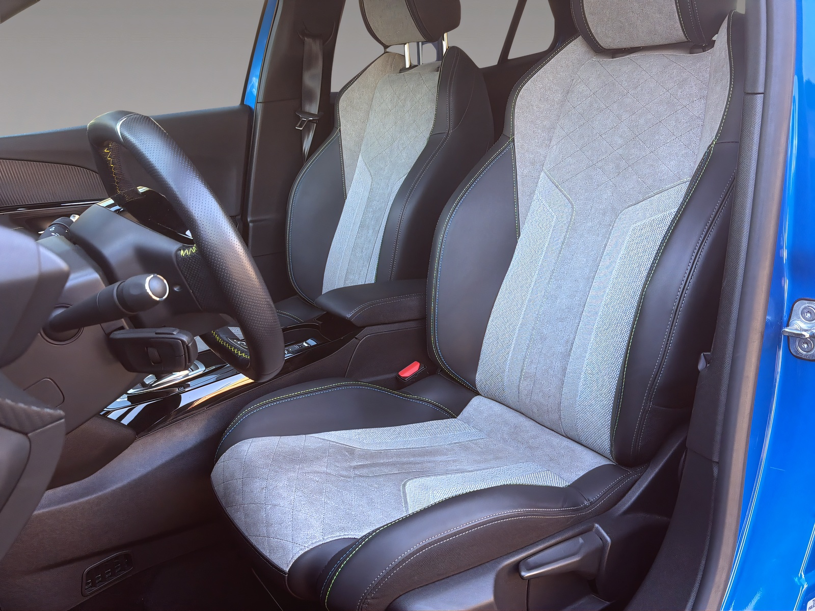 PEUGEOT 2008 e-GT Pack-image-5