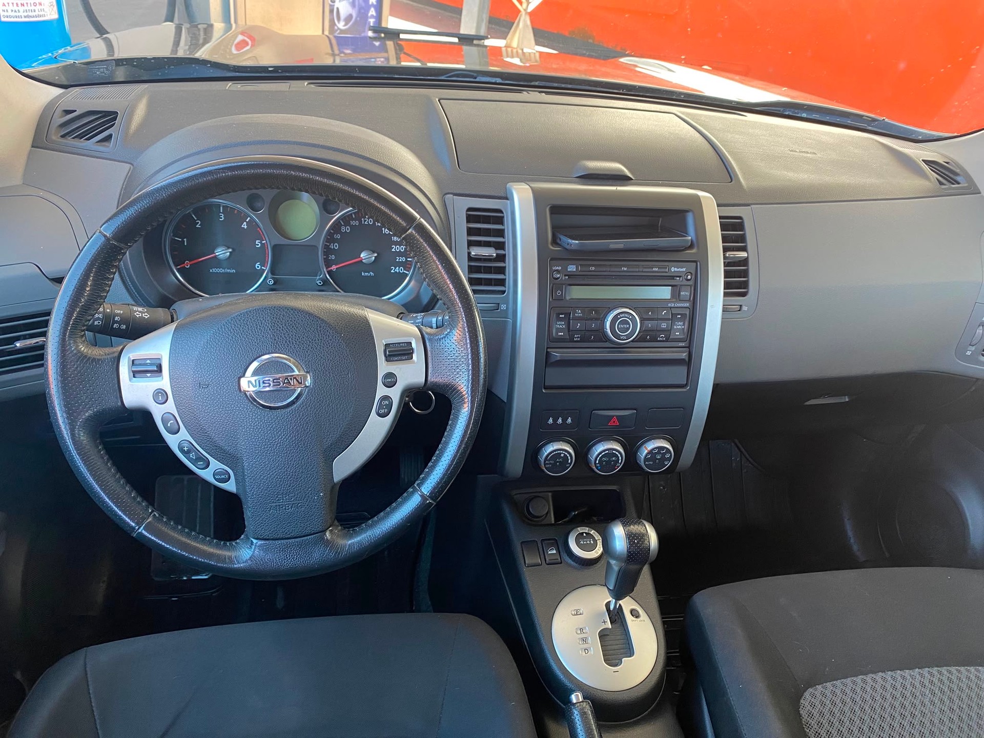 NISSAN X-Trail 2.0 dCi 16V LE automatique-image-8