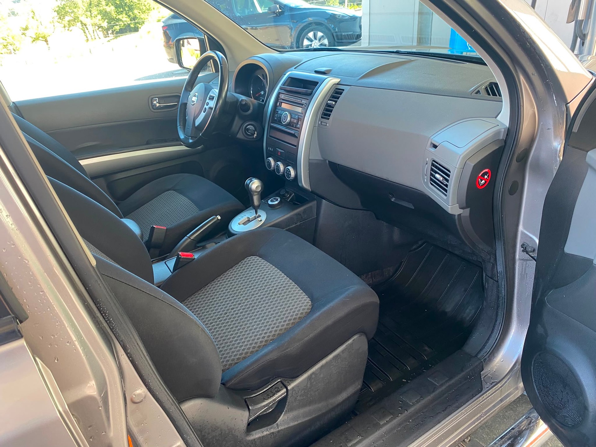 NISSAN X-Trail 2.0 dCi 16V LE automatique-image-6