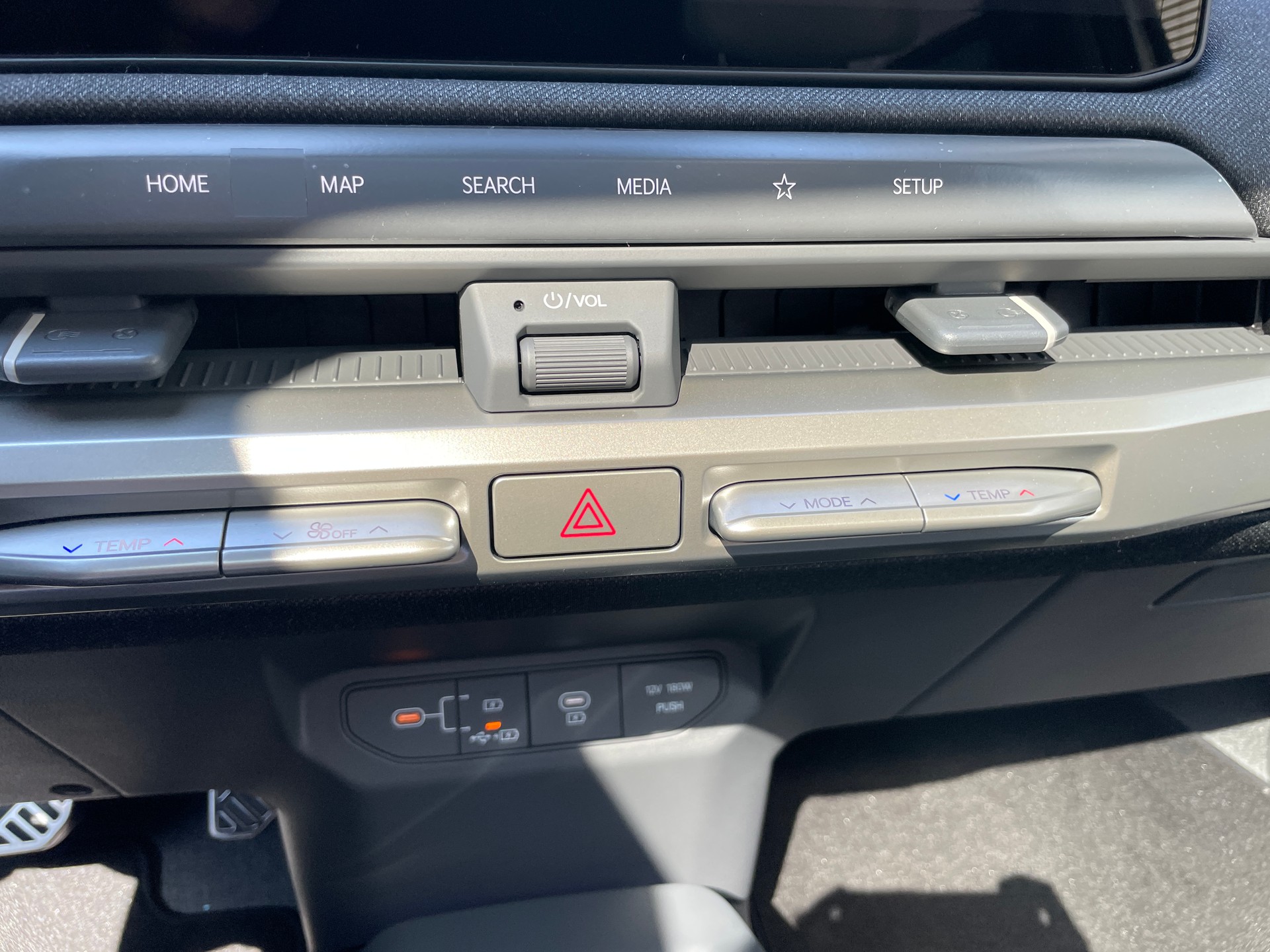 KIA EV3 81,4 kWh GT-Line mit GT-Line Pack, Panoramadach und AHK-image-24