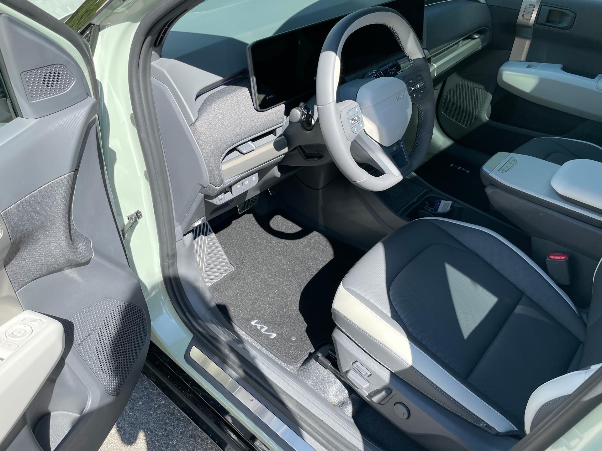 KIA EV3 81,4 kWh GT-Line mit GT-Line Pack, Panoramadach und AHK-image-12