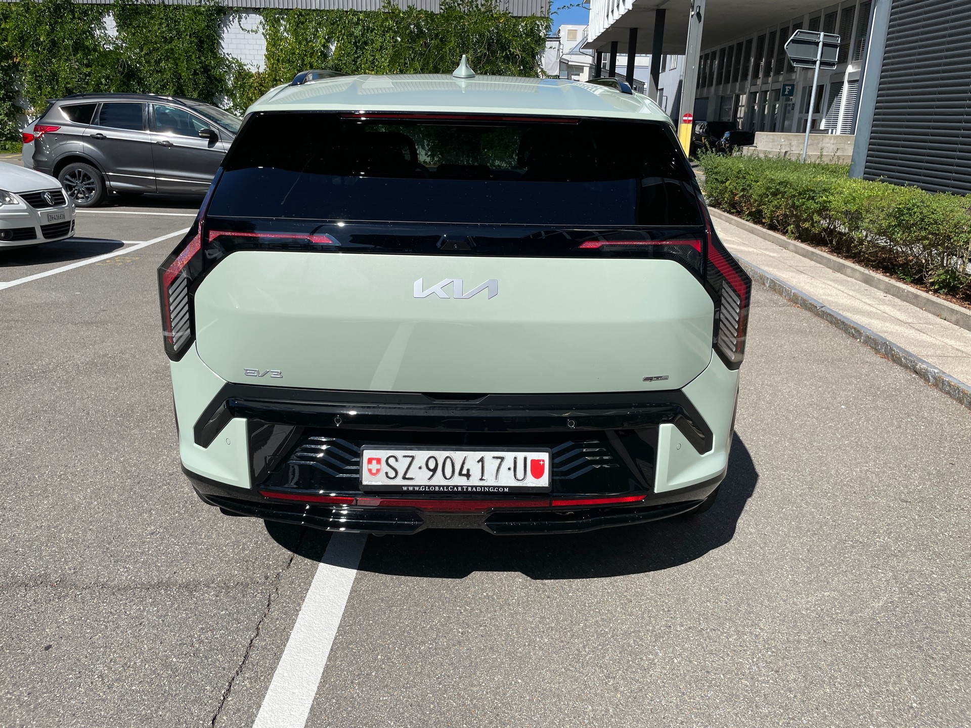 KIA EV3 81,4 kWh GT-Line mit GT-Line Pack, Panoramadach und AHK-image-5