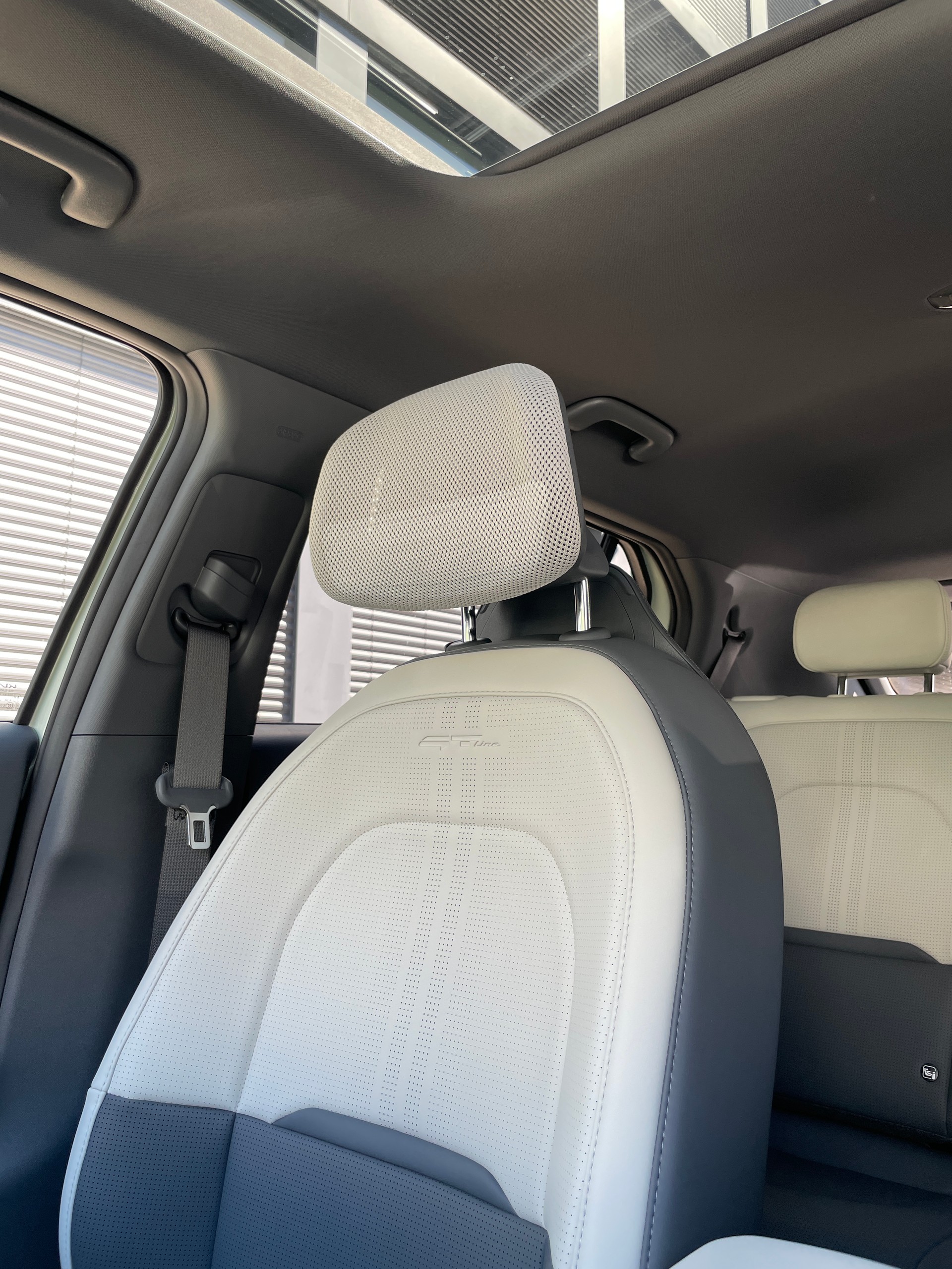 KIA EV3 81,4 kWh GT-Line mit GT-Line Pack, Panoramadach und AHK-image-18
