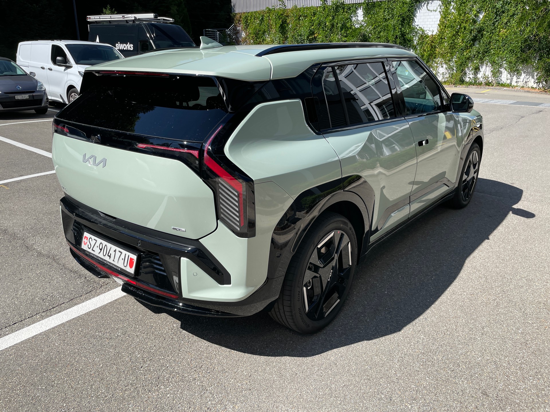 KIA EV3 81,4 kWh GT-Line mit GT-Line Pack, Panoramadach und AHK-image-4