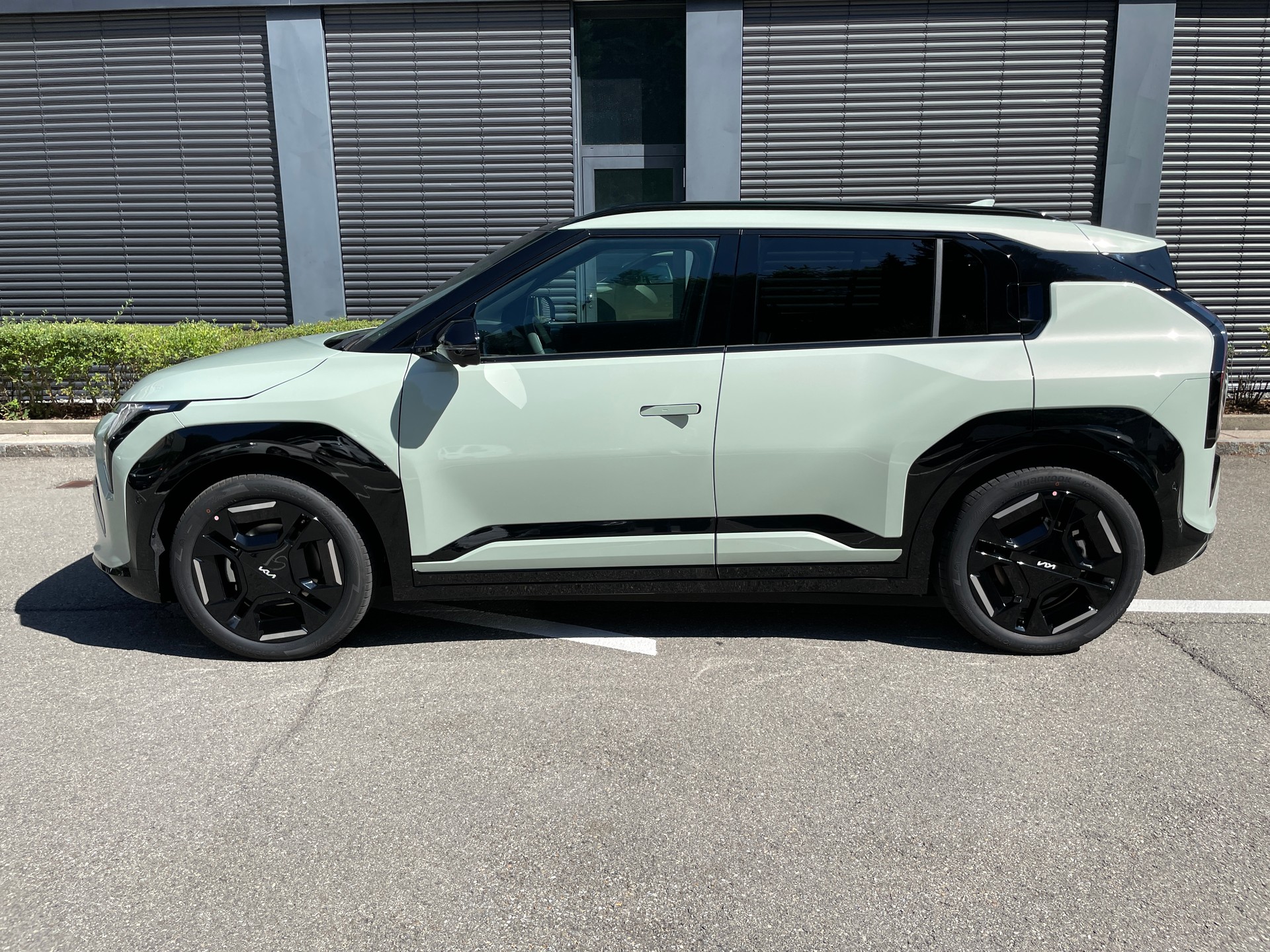 KIA EV3 81,4 kWh GT-Line mit GT-Line Pack, Panoramadach und AHK-image-10