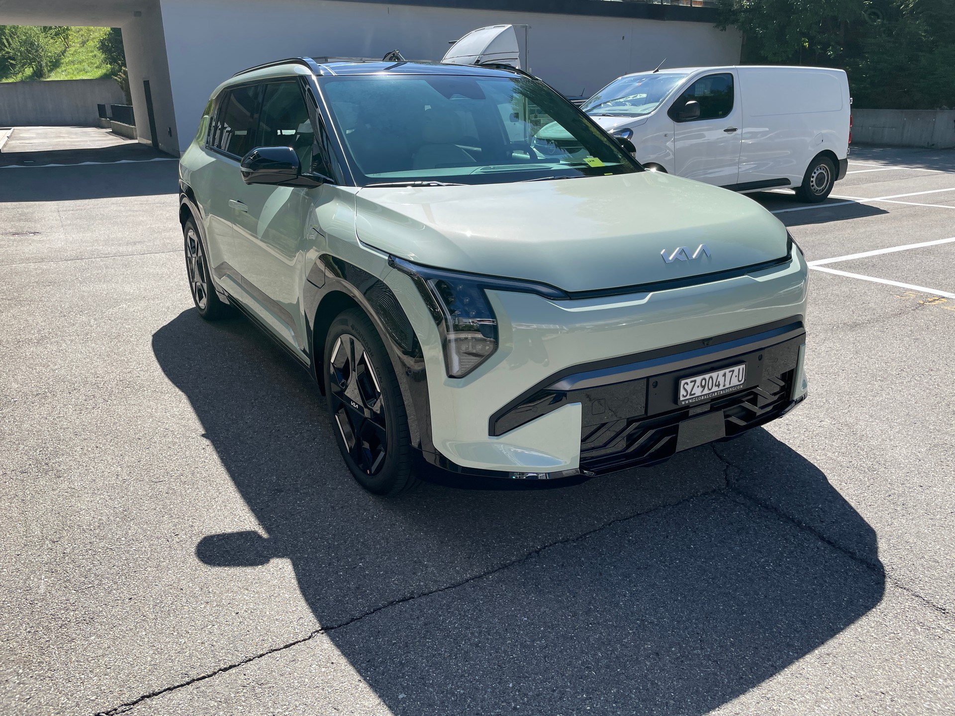 KIA EV3 81,4 kWh GT-Line mit GT-Line Pack, Panoramadach und AHK-image-2