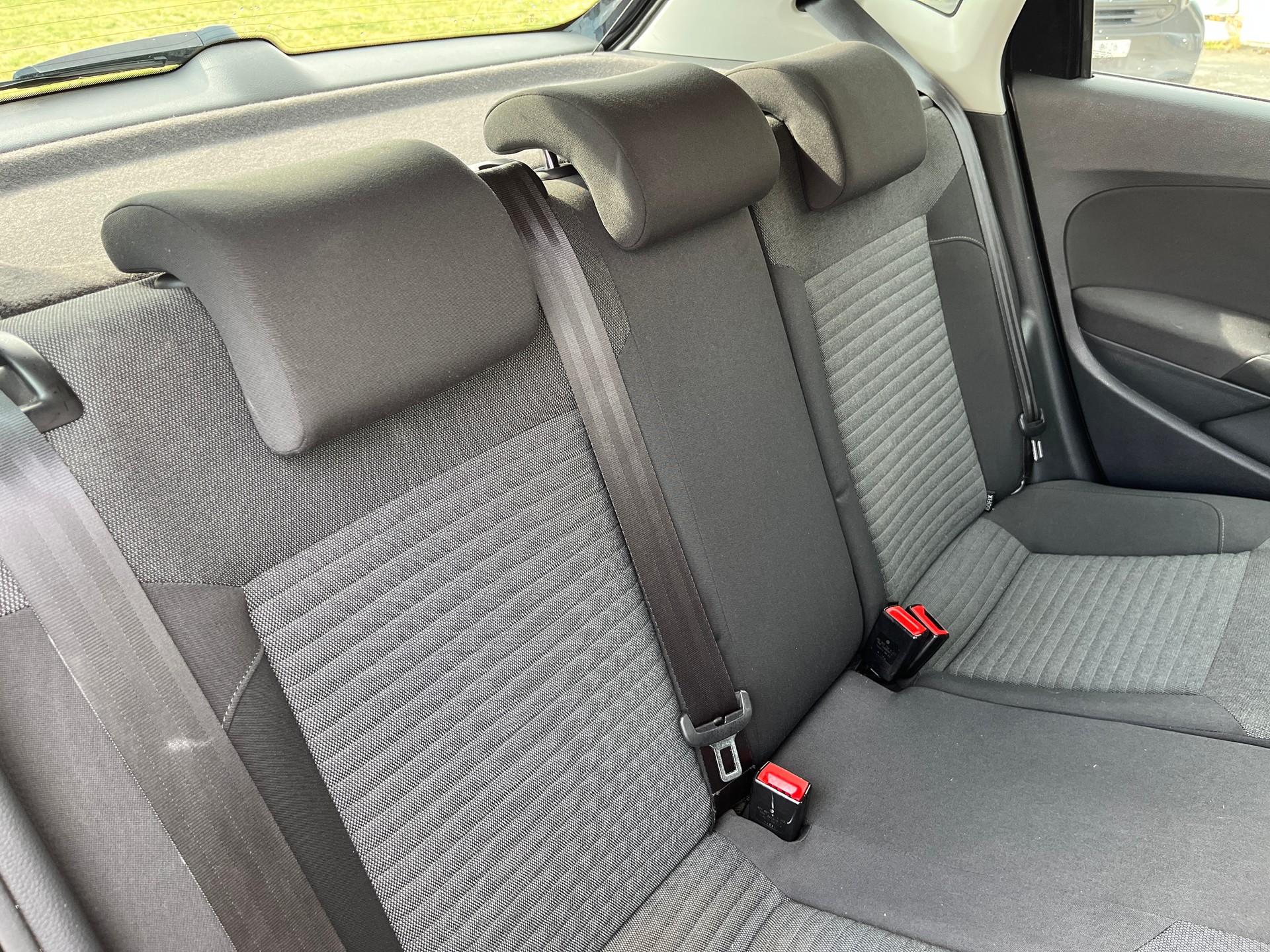 VW Polo 1.2 TSI Comfortline 90CV 5 portes, en très bon état, expertisé en mars 2026-image-14
