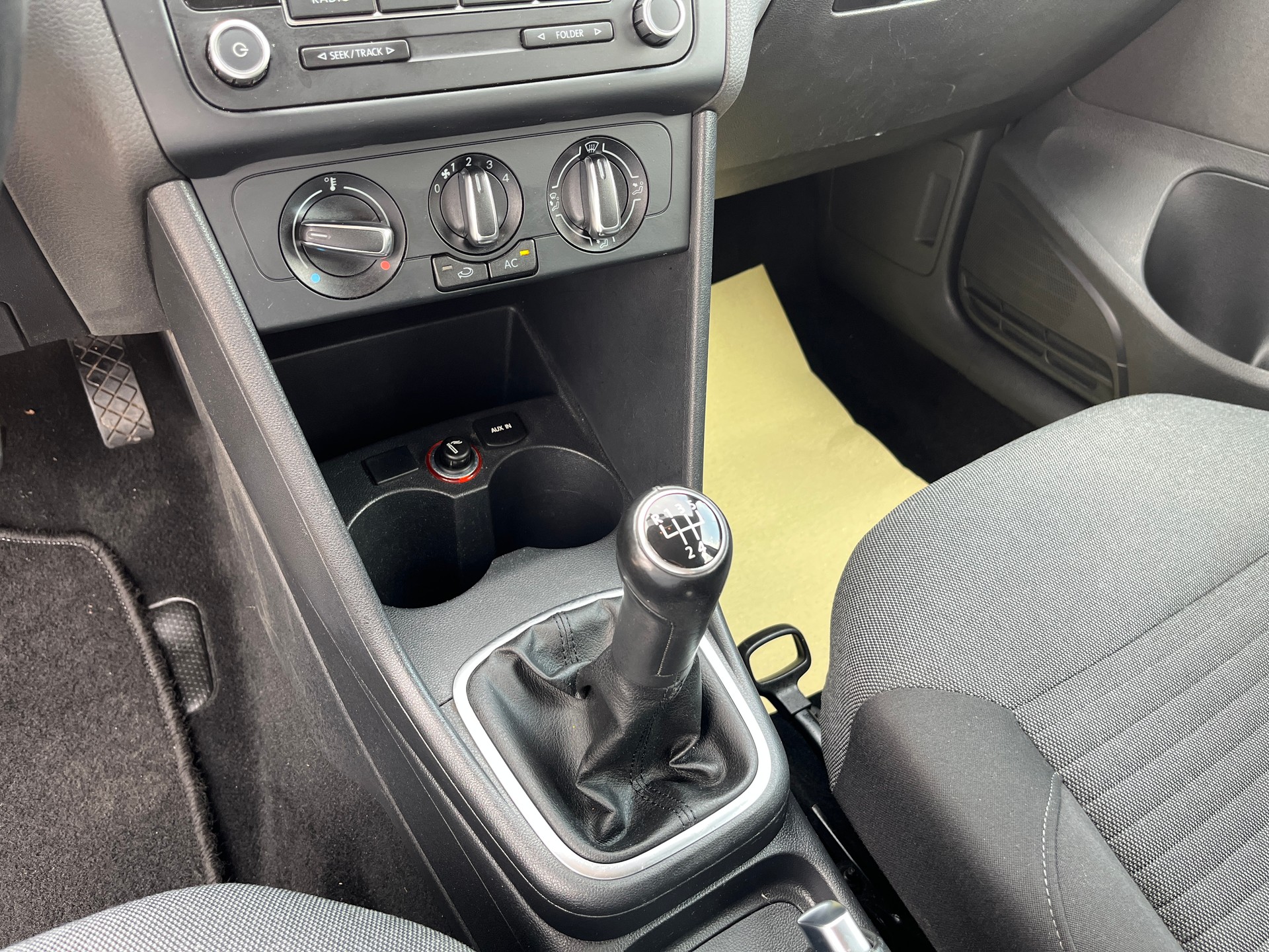 VW Polo 1.2 TSI Comfortline 90CV 5 portes, en très bon état, expertisé en mars 2026-image-10