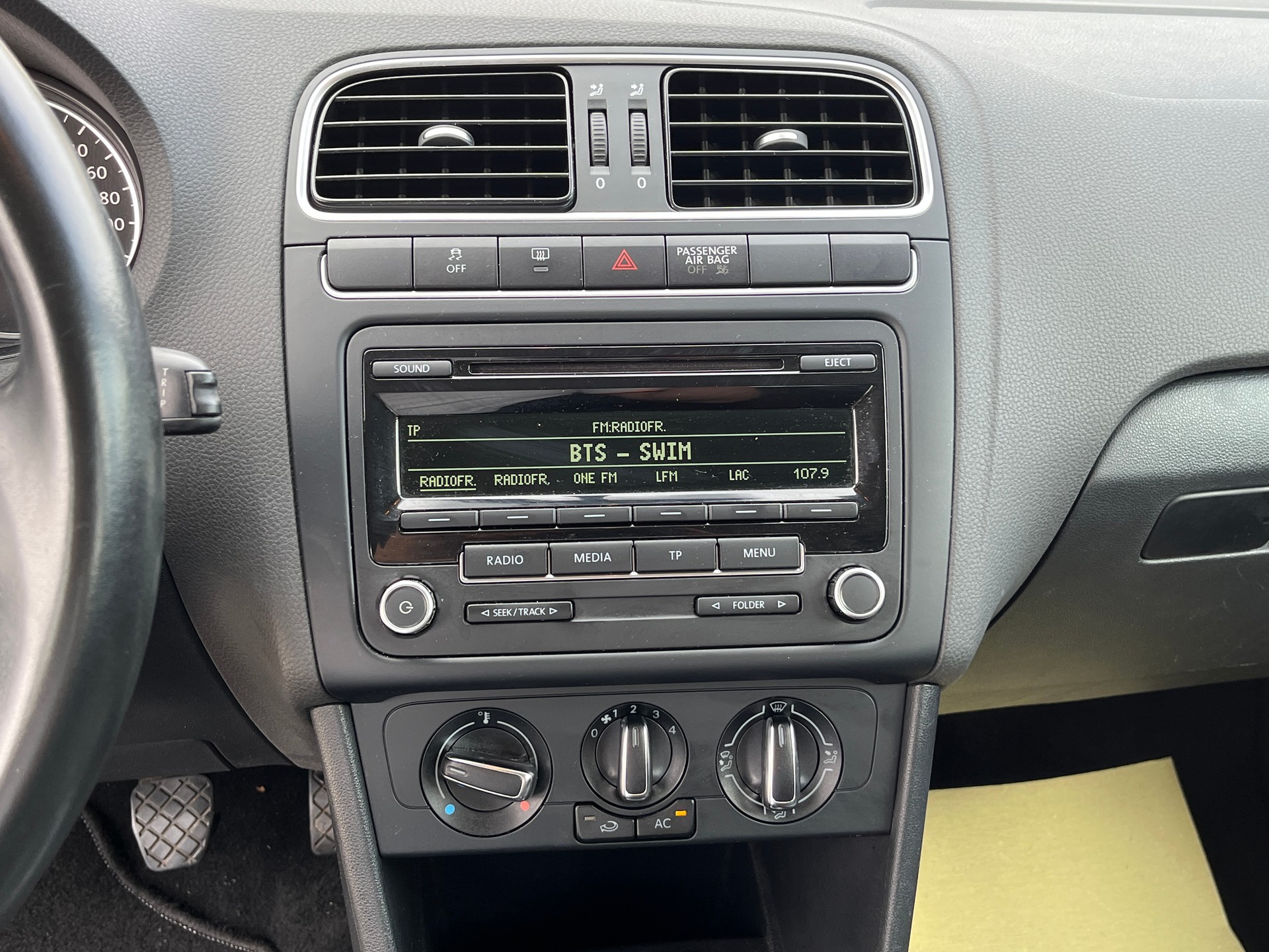 VW Polo 1.2 TSI Comfortline 90CV 5 portes, en très bon état, expertisé en mars 2026-image-8