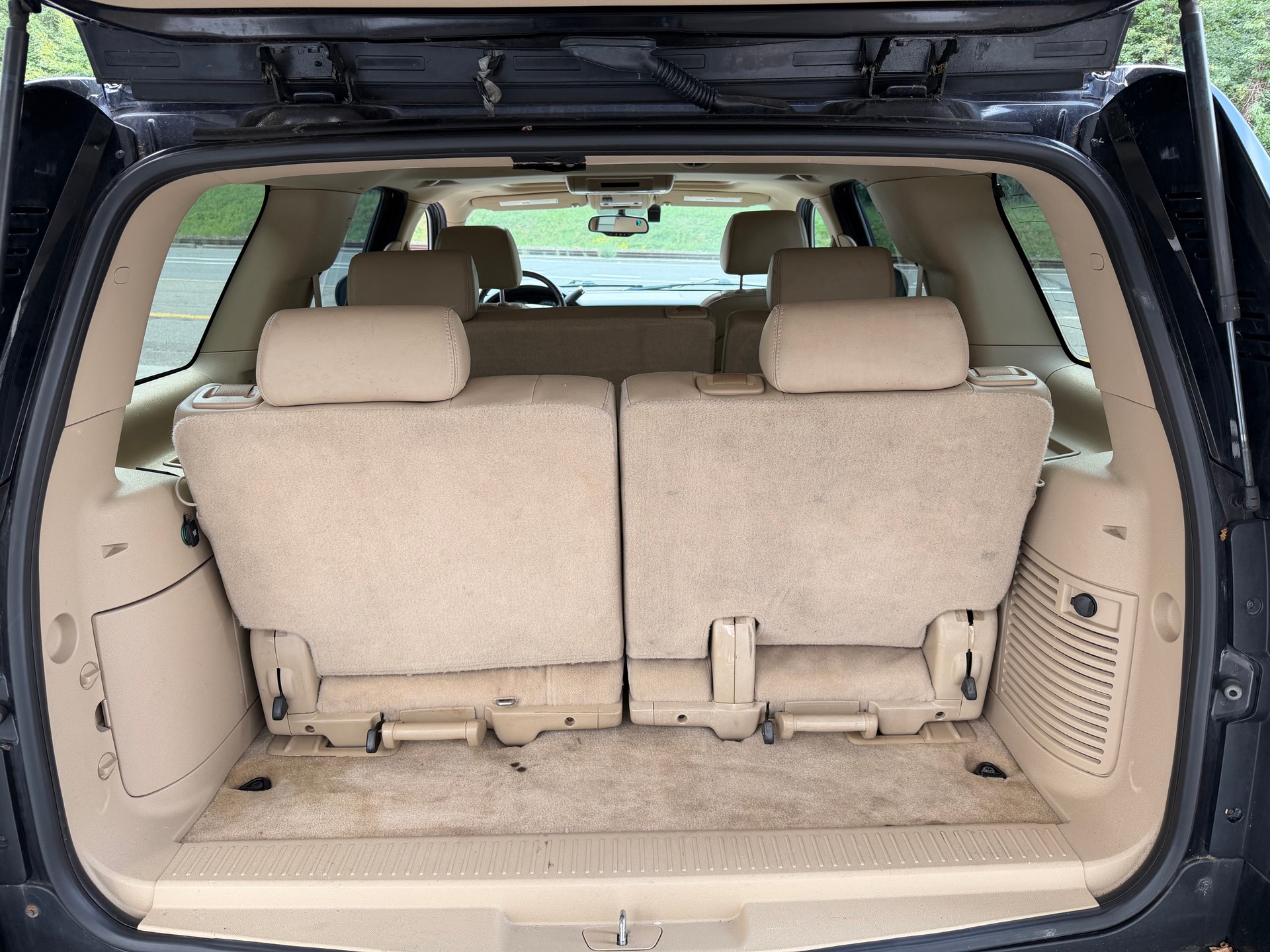 CHEVROLET TAHOE-image-17