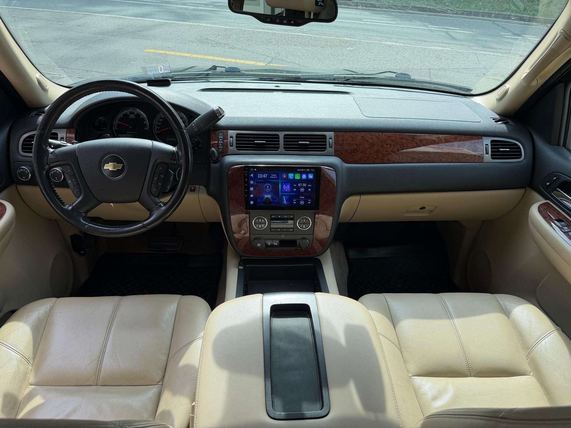CHEVROLET TAHOE-image-7