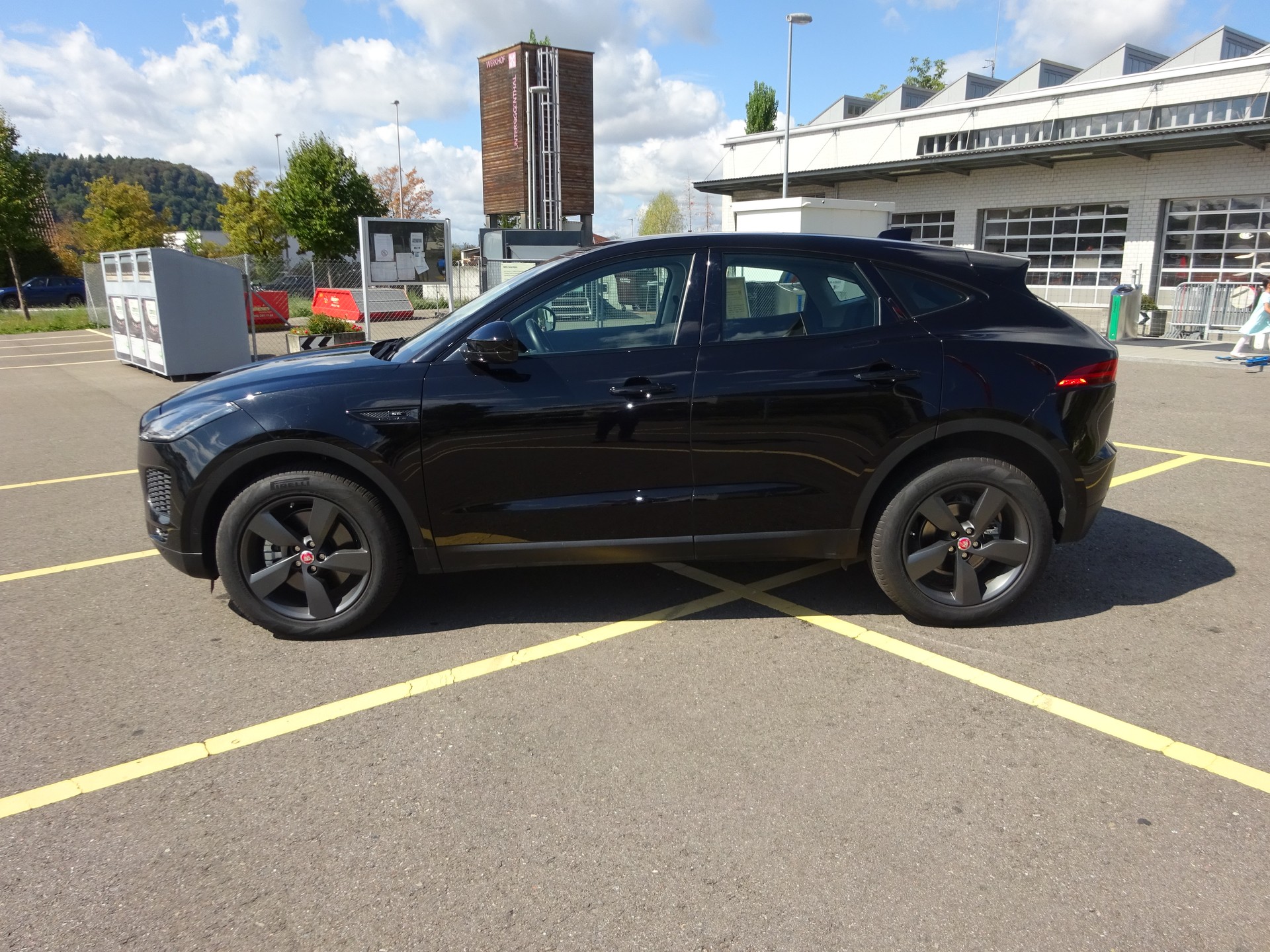 JAGUAR E-Pace 2.0 P200 S AWD Automatik-image-11
