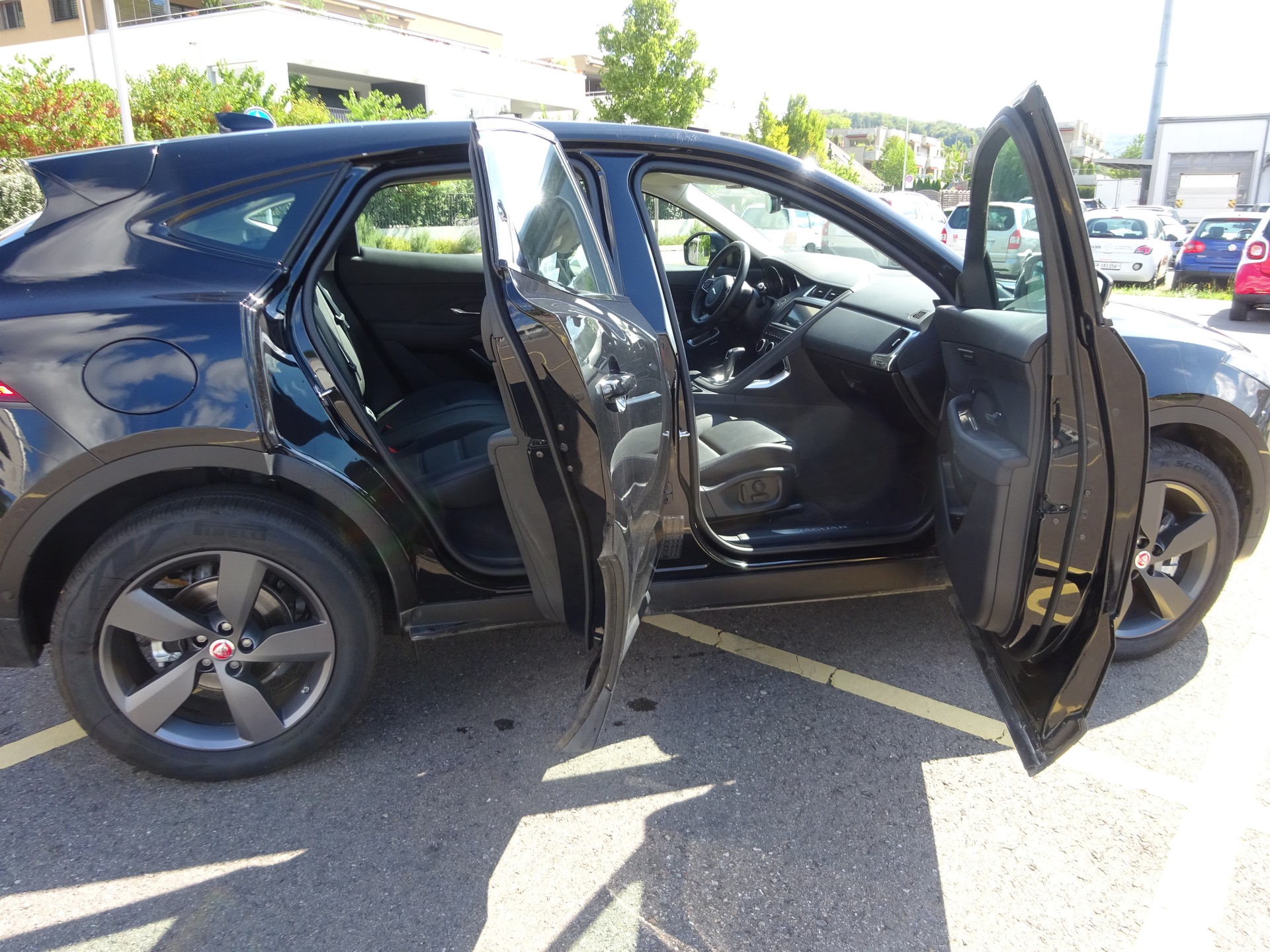 JAGUAR E-Pace 2.0 P200 S AWD Automatik-image-6