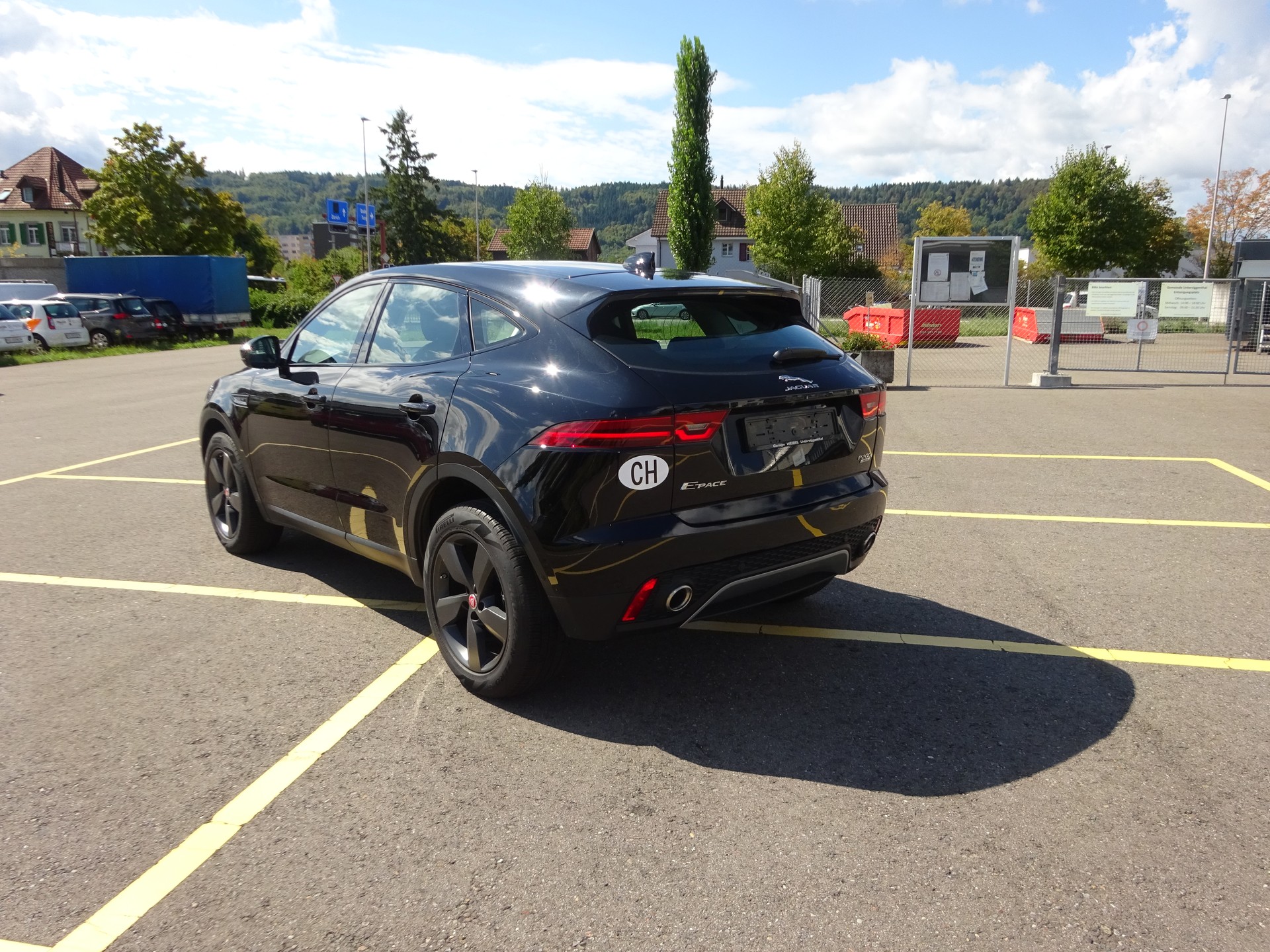JAGUAR E-Pace 2.0 P200 S AWD Automatik-image-8
