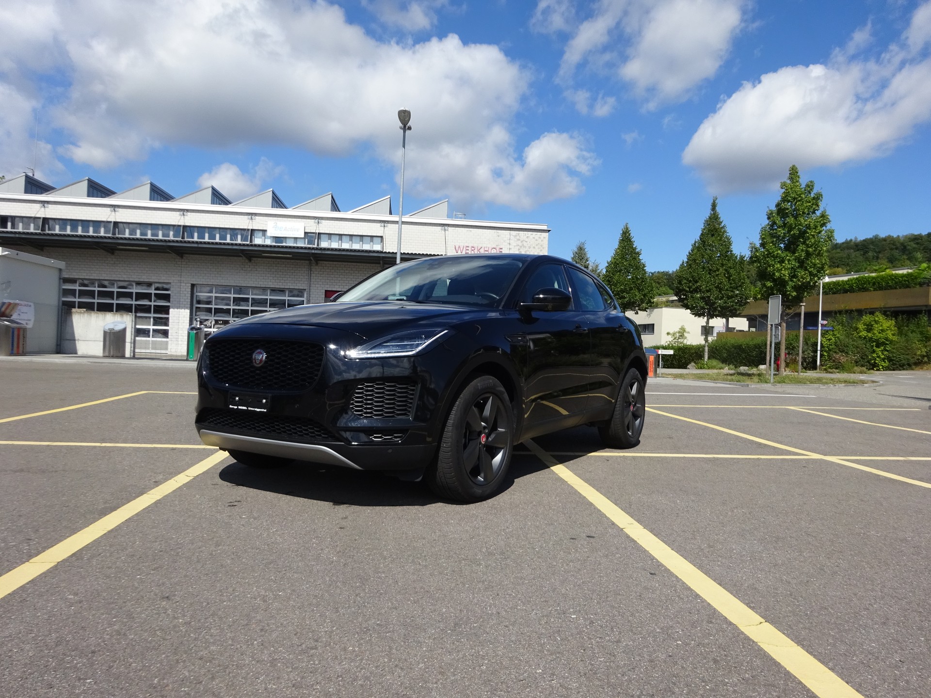 JAGUAR E-Pace 2.0 P200 S AWD Automatik-image-0