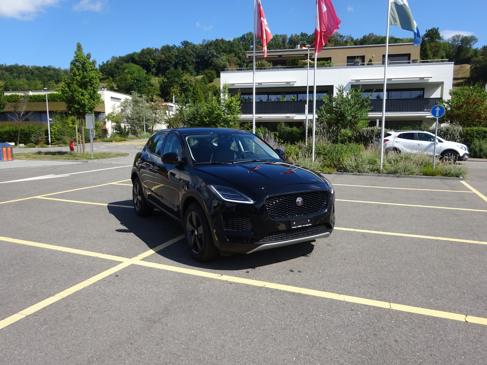 JAGUAR E-Pace 2.0 P200 S AWD Automatik-image-3