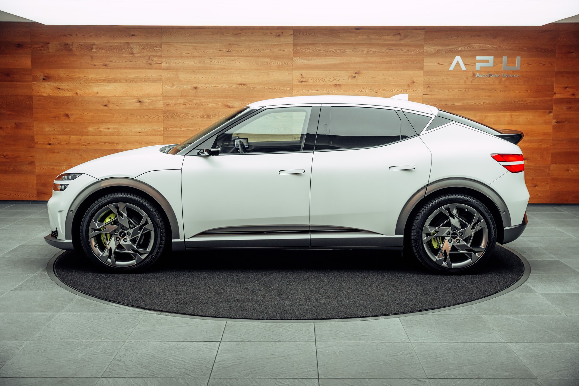 GENESIS GV60 77.4 kWh Sport Plus AWD-image-9