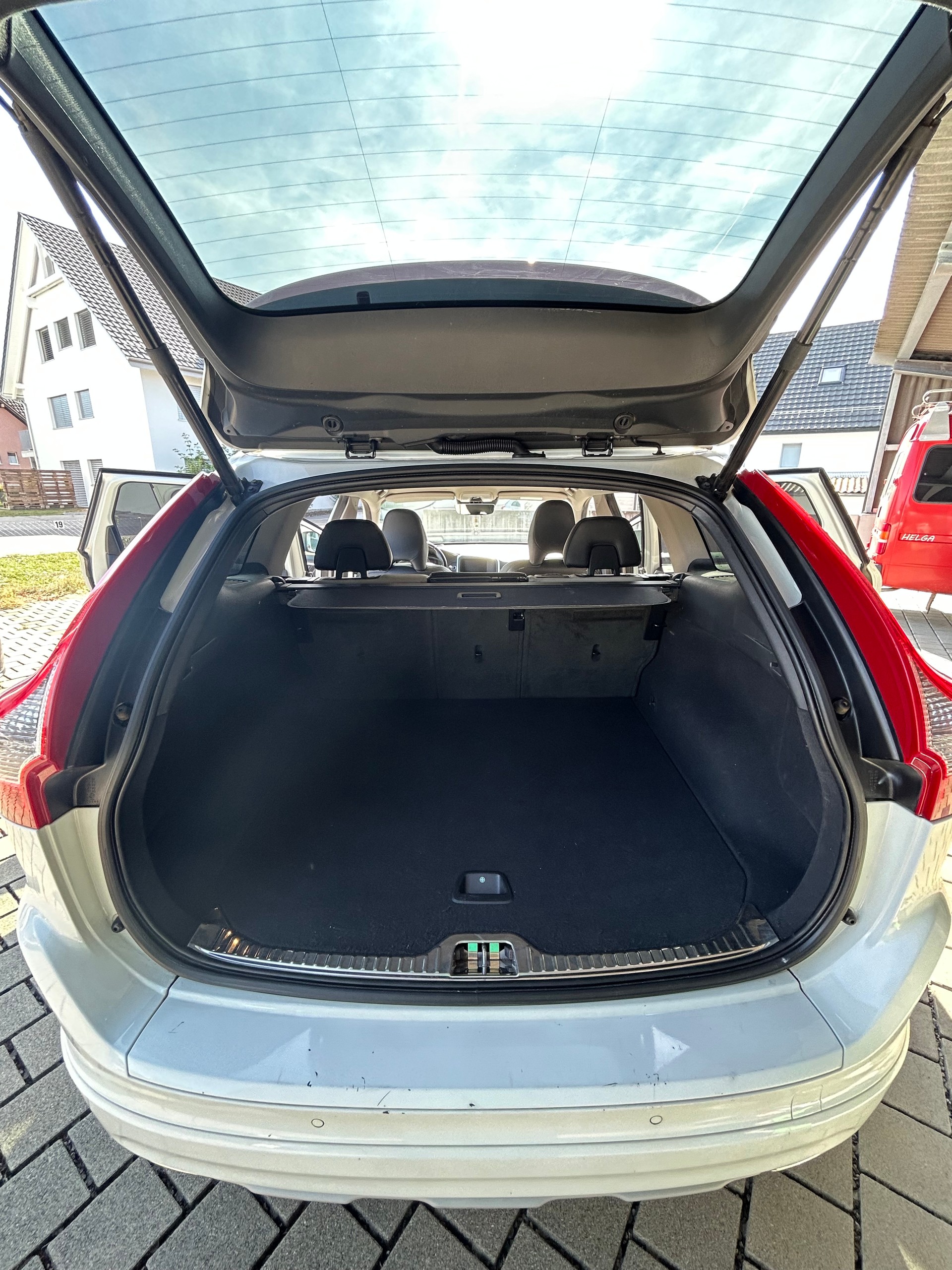 VOLVO 2.4 D5 Summum AWD S/S-image-4