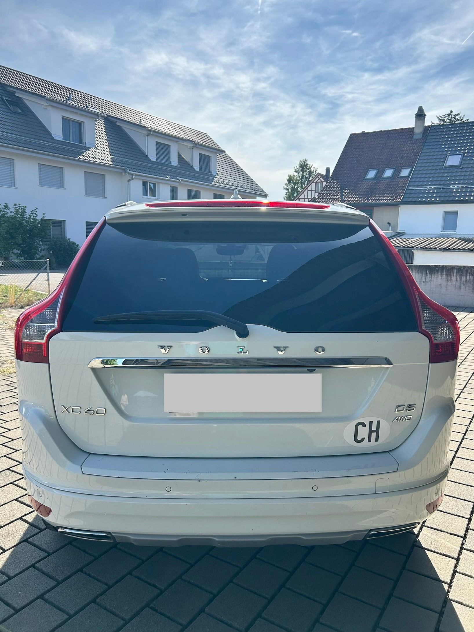 VOLVO 2.4 D5 Summum AWD S/S-image-1
