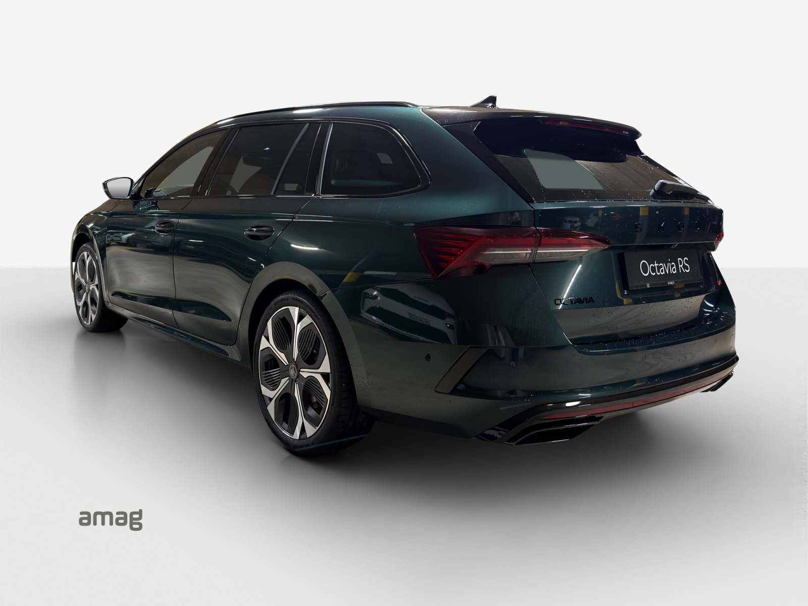 SKODA Octavia Combi 2.0 TSI DSG RS 30 Years Edition-image-2