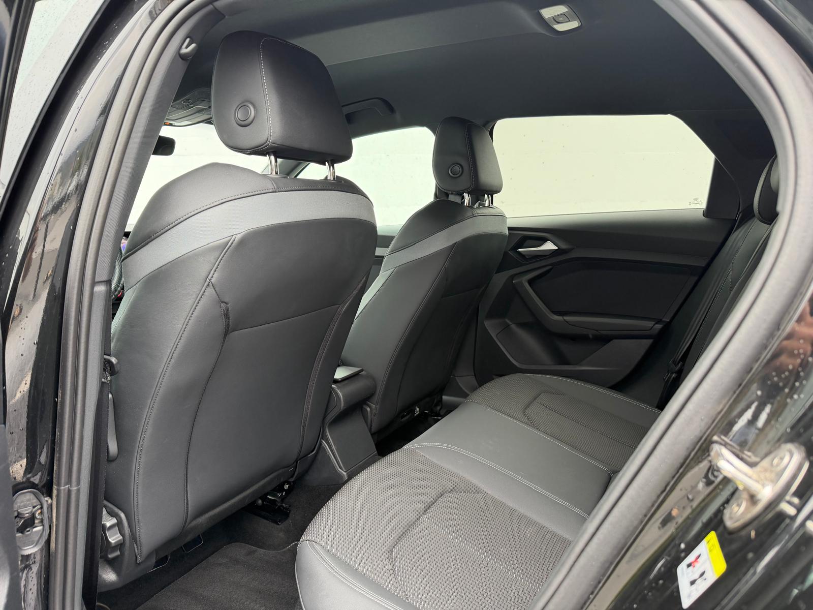 AUDI A1 allstreet 30 TFSI Attraction S-tronic-image-8