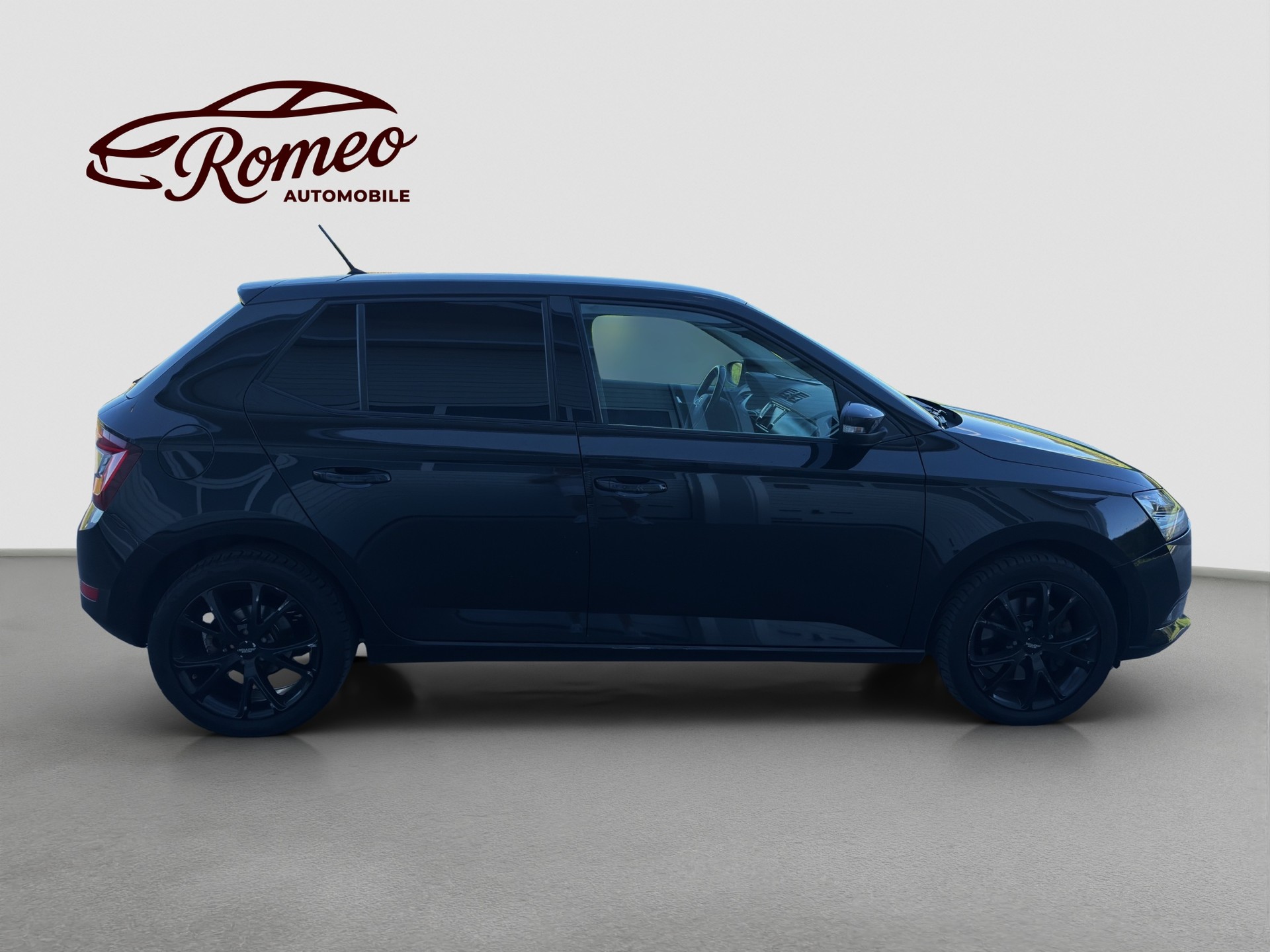 SKODA Fabia 1.0 TSI Soleil DSG ** Ab MFK und Service ** CH Auto ** 1. Hand ** Alcantara ** Keyless **-image-5